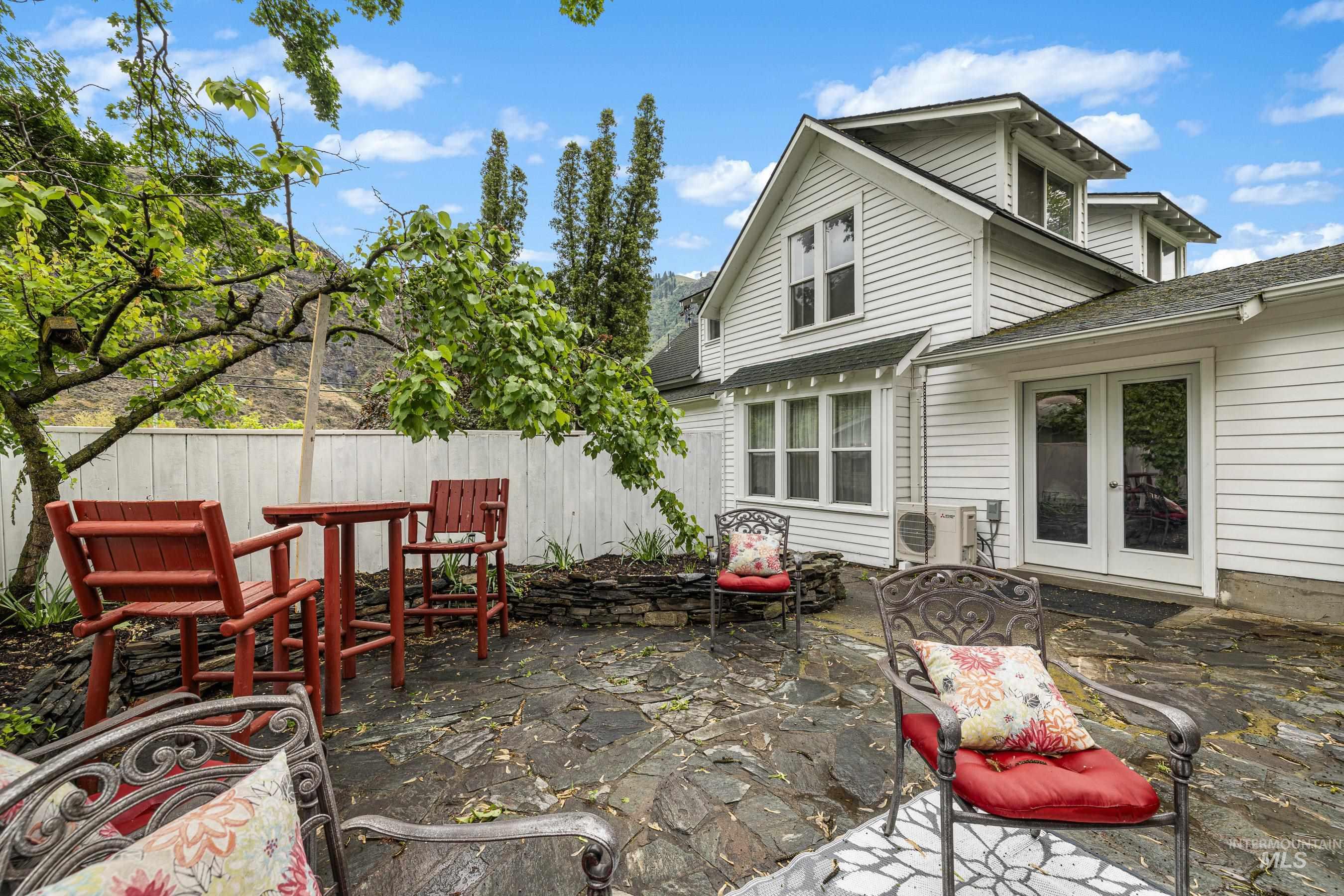 509 S Main St, Riggins, Idaho 83549, 4 Bedrooms, 3 Bathrooms, Residential For Sale, Price $599,000, 98970871