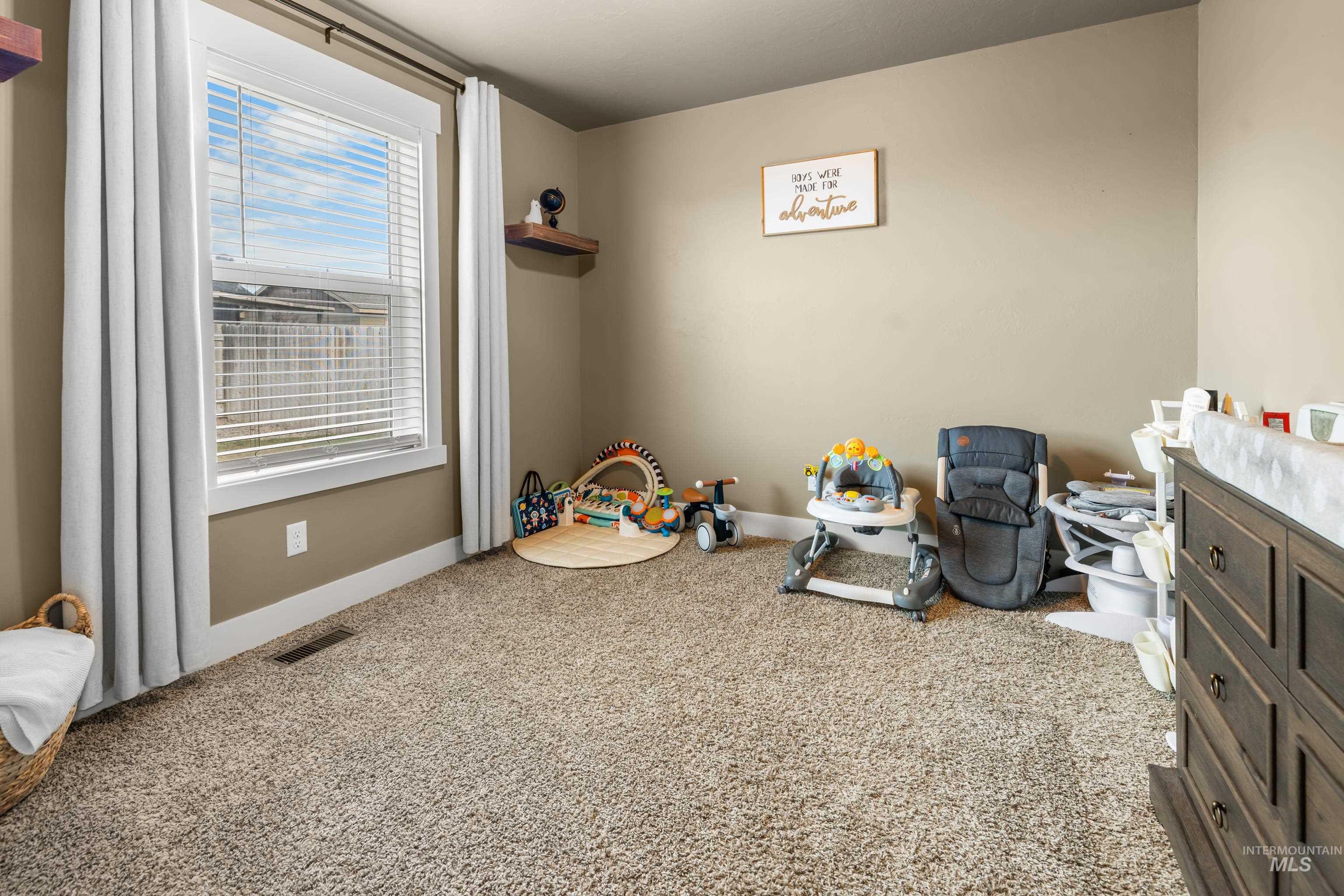 1110 SW Bonnie St, Mountain Home, Idaho 83647, 3 Bedrooms, 2 Bathrooms, Residential For Sale, Price $375,000,MLS 98970872