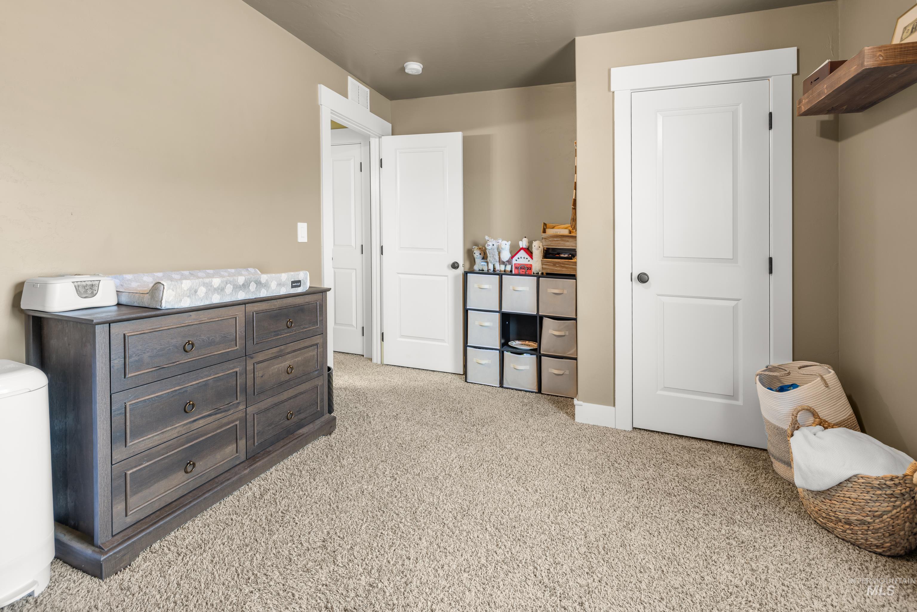 1110 SW Bonnie St, Mountain Home, Idaho 83647, 3 Bedrooms, 2 Bathrooms, Residential For Sale, Price $375,000,MLS 98970872