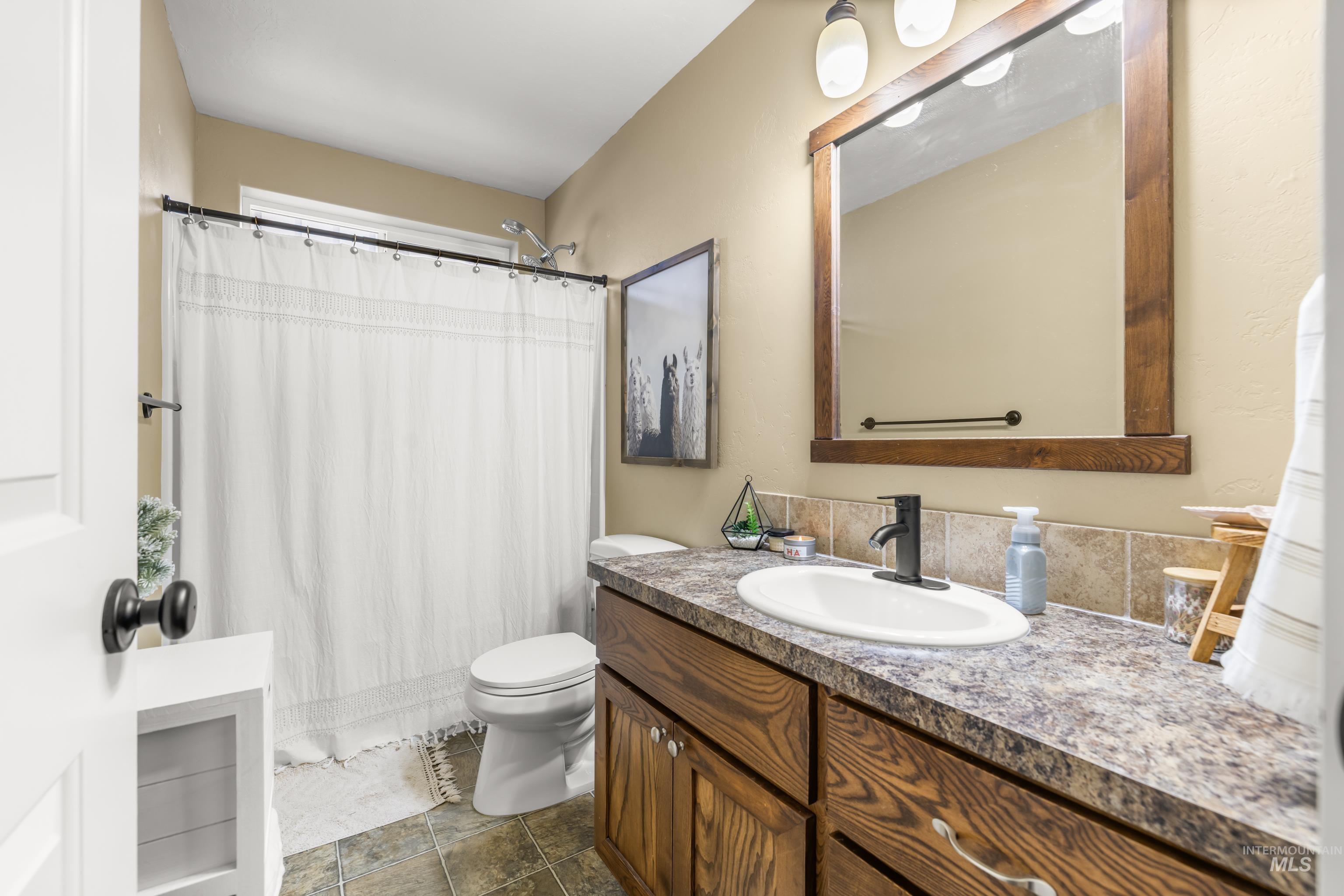 1110 SW Bonnie St, Mountain Home, Idaho 83647, 3 Bedrooms, 2 Bathrooms, Residential For Sale, Price $375,000,MLS 98970872