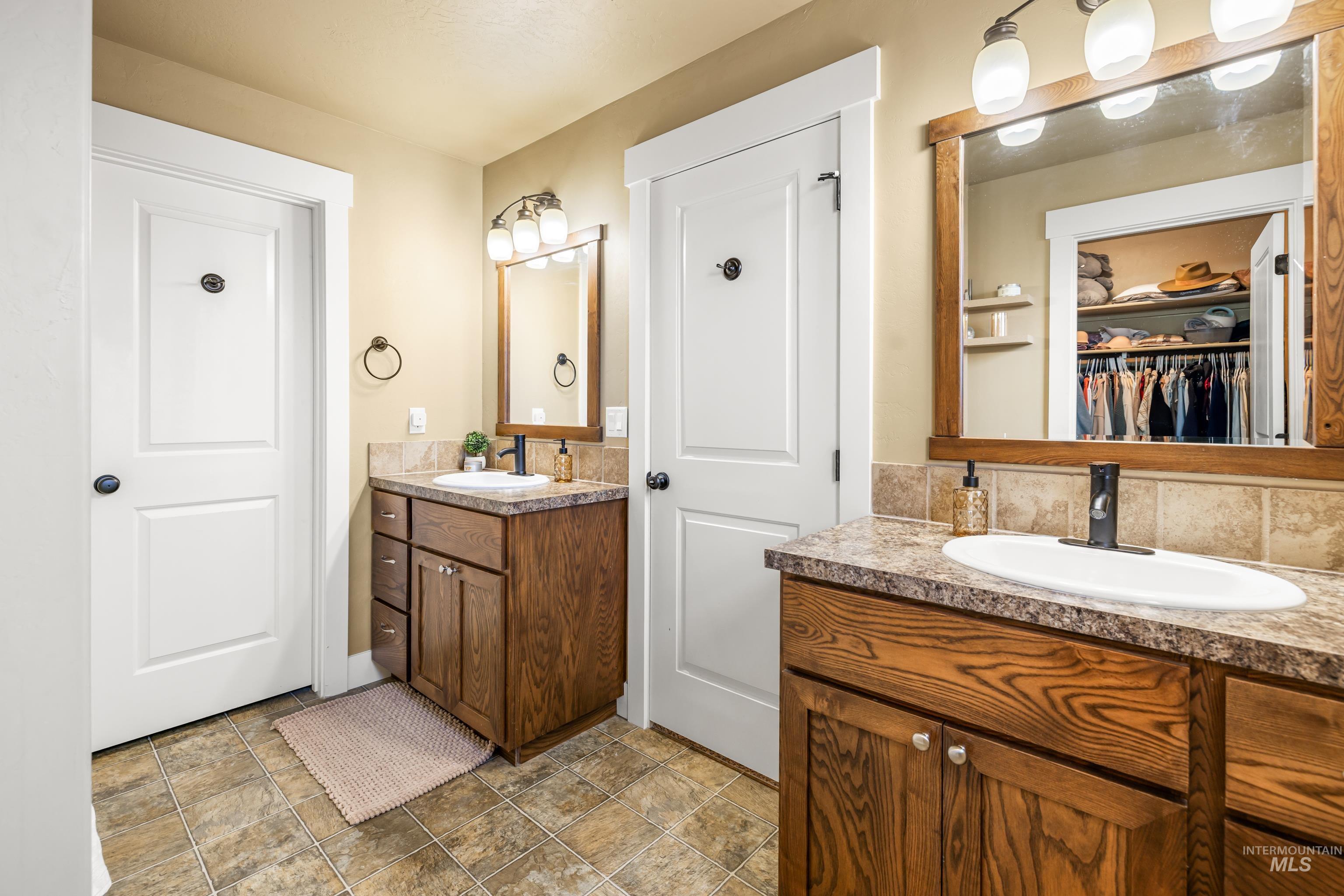 1110 SW Bonnie St, Mountain Home, Idaho 83647, 3 Bedrooms, 2 Bathrooms, Residential For Sale, Price $375,000,MLS 98970872