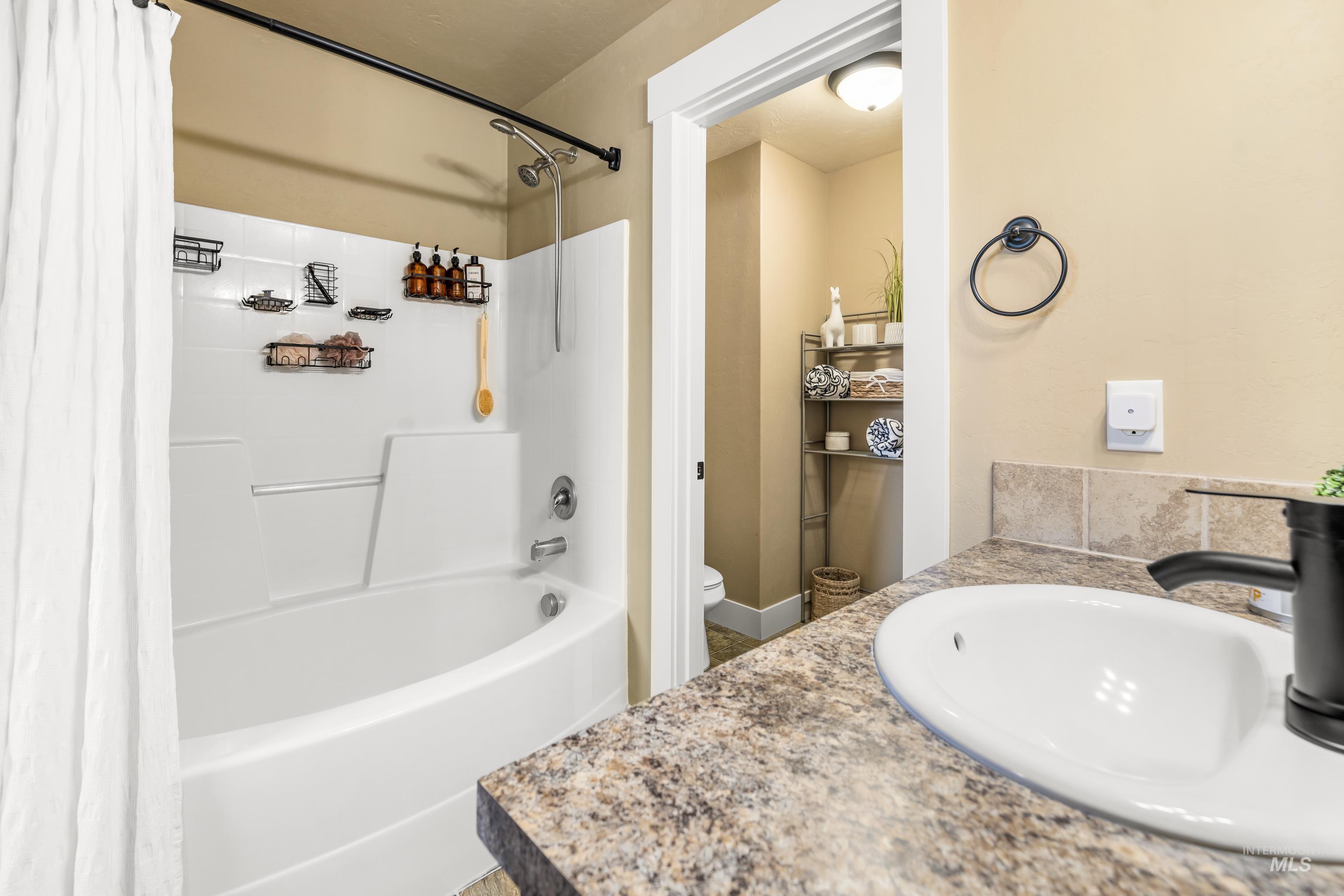 1110 SW Bonnie St, Mountain Home, Idaho 83647, 3 Bedrooms, 2 Bathrooms, Residential For Sale, Price $375,000,MLS 98970872