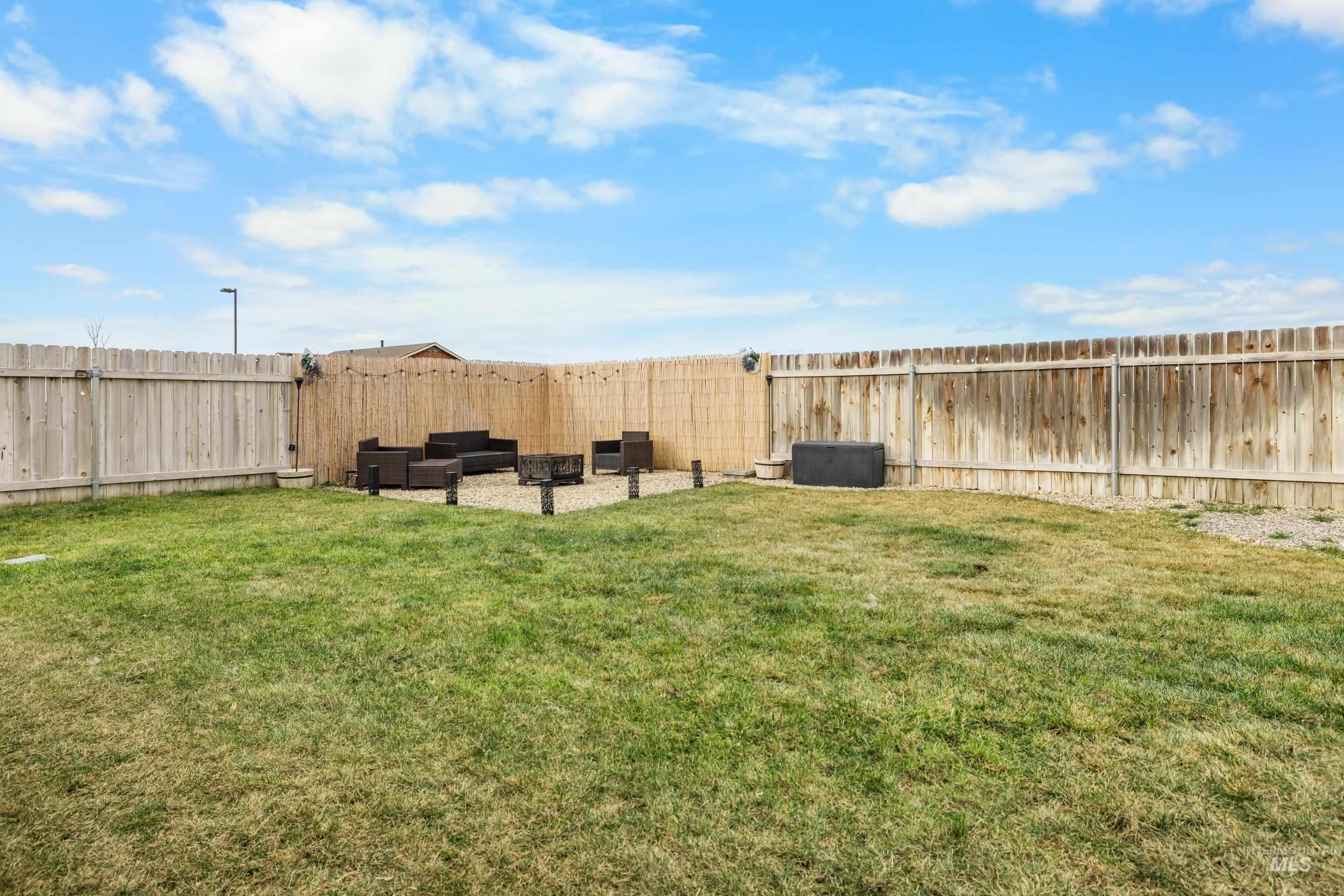 1110 SW Bonnie St, Mountain Home, Idaho 83647, 3 Bedrooms, 2 Bathrooms, Residential For Sale, Price $375,000,MLS 98970872