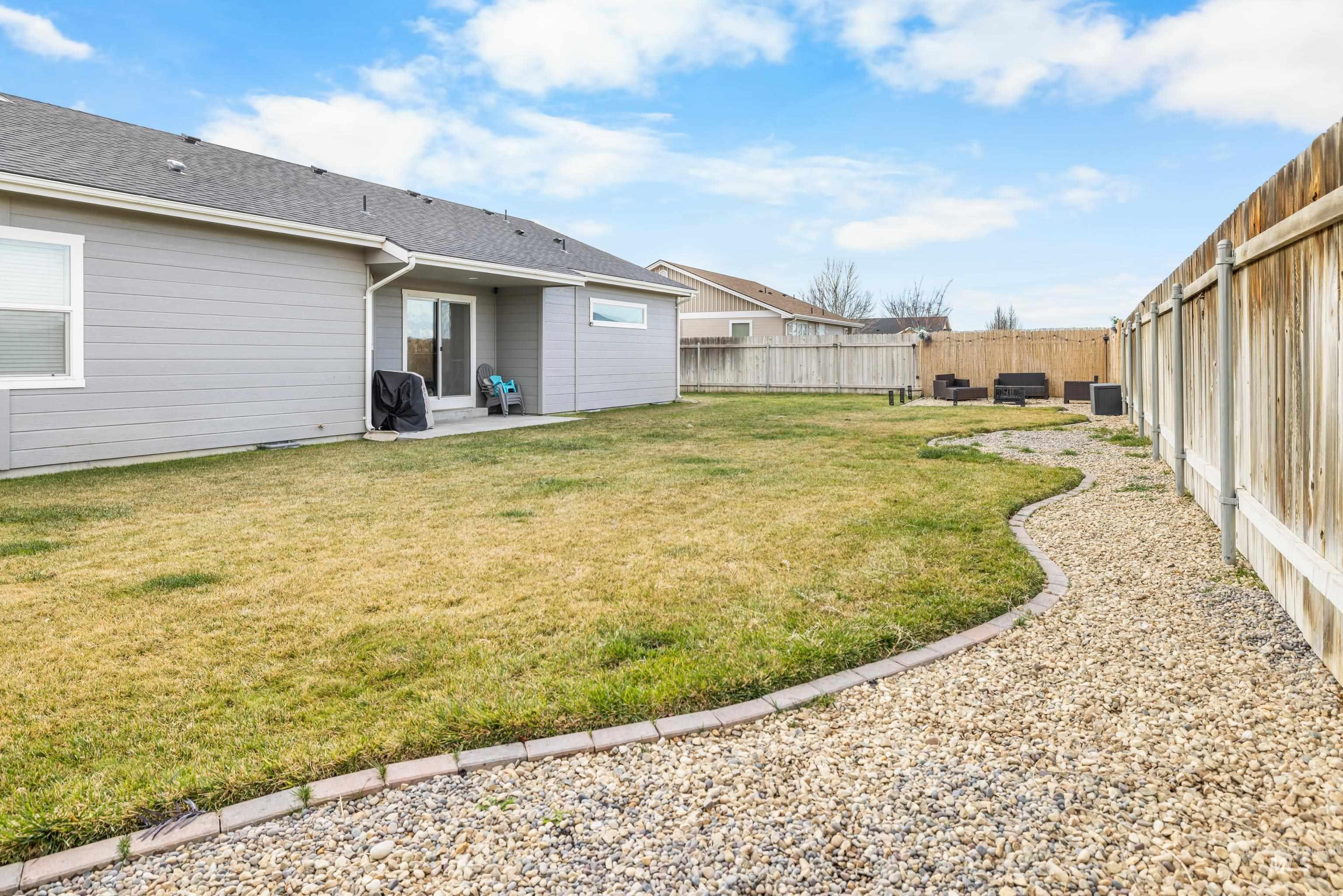 1110 SW Bonnie St, Mountain Home, Idaho 83647, 3 Bedrooms, 2 Bathrooms, Residential For Sale, Price $375,000,MLS 98970872