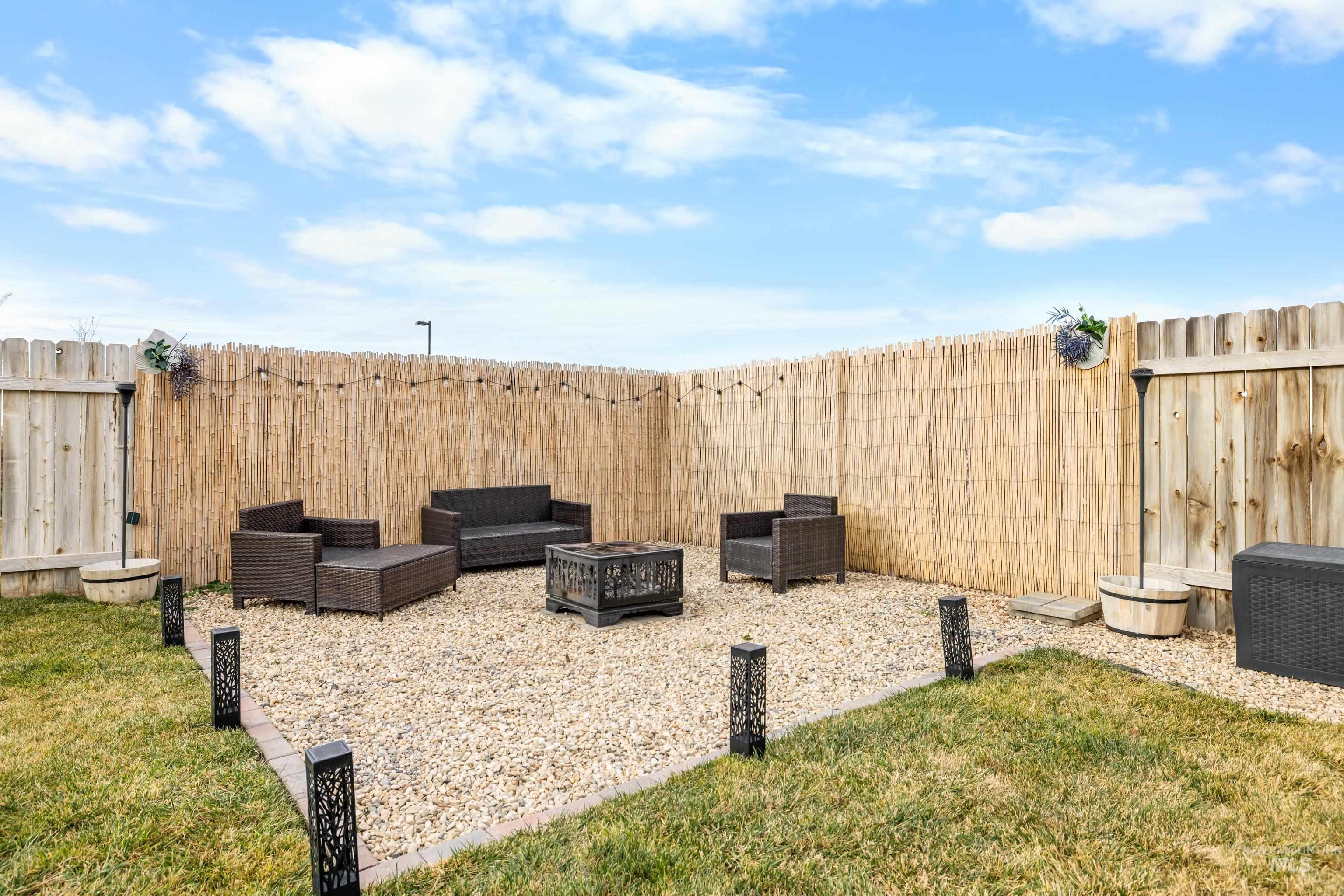 1110 SW Bonnie St, Mountain Home, Idaho 83647, 3 Bedrooms, 2 Bathrooms, Residential For Sale, Price $375,000,MLS 98970872