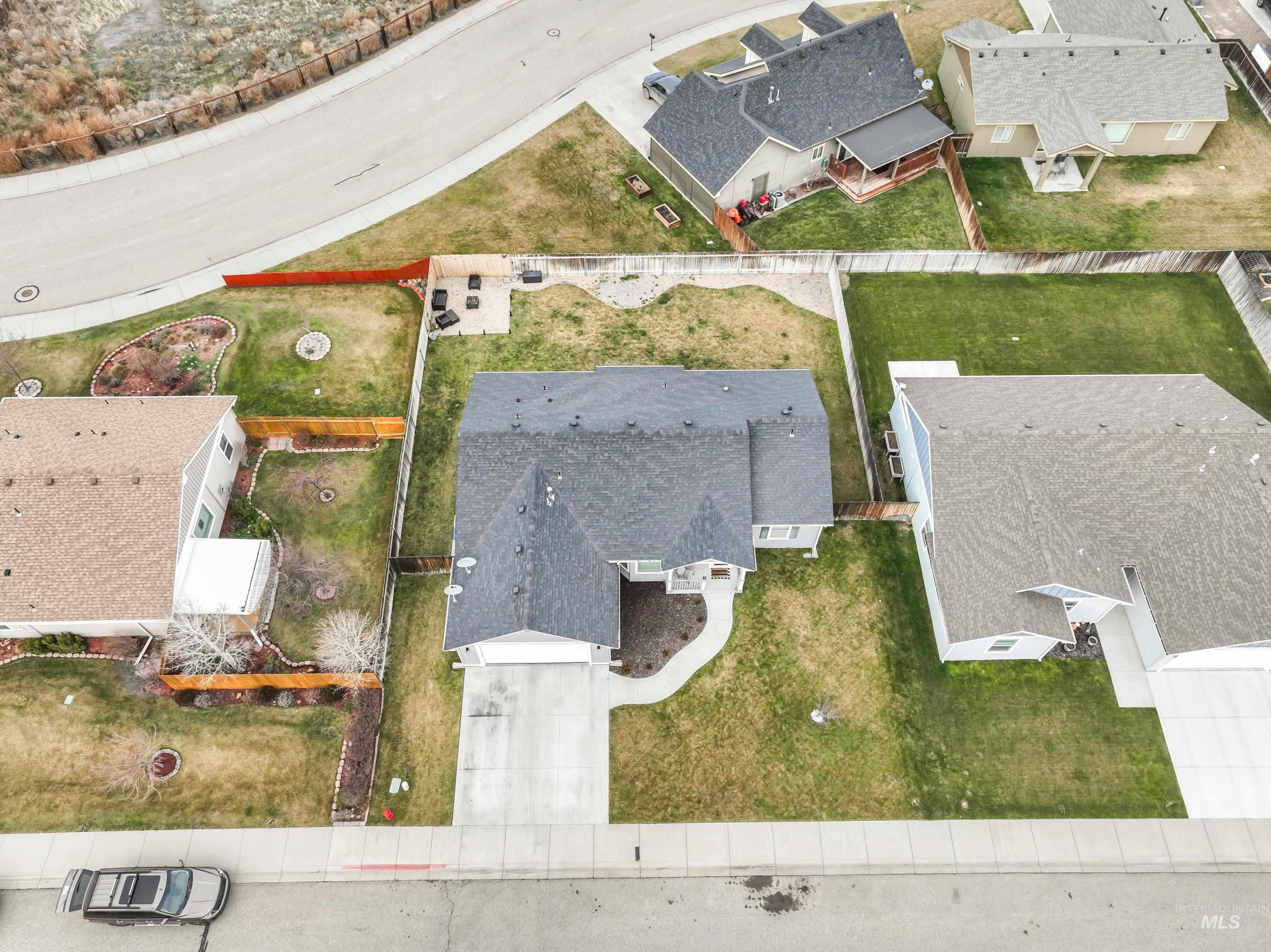 1110 SW Bonnie St, Mountain Home, Idaho 83647, 3 Bedrooms, 2 Bathrooms, Residential For Sale, Price $375,000,MLS 98970872