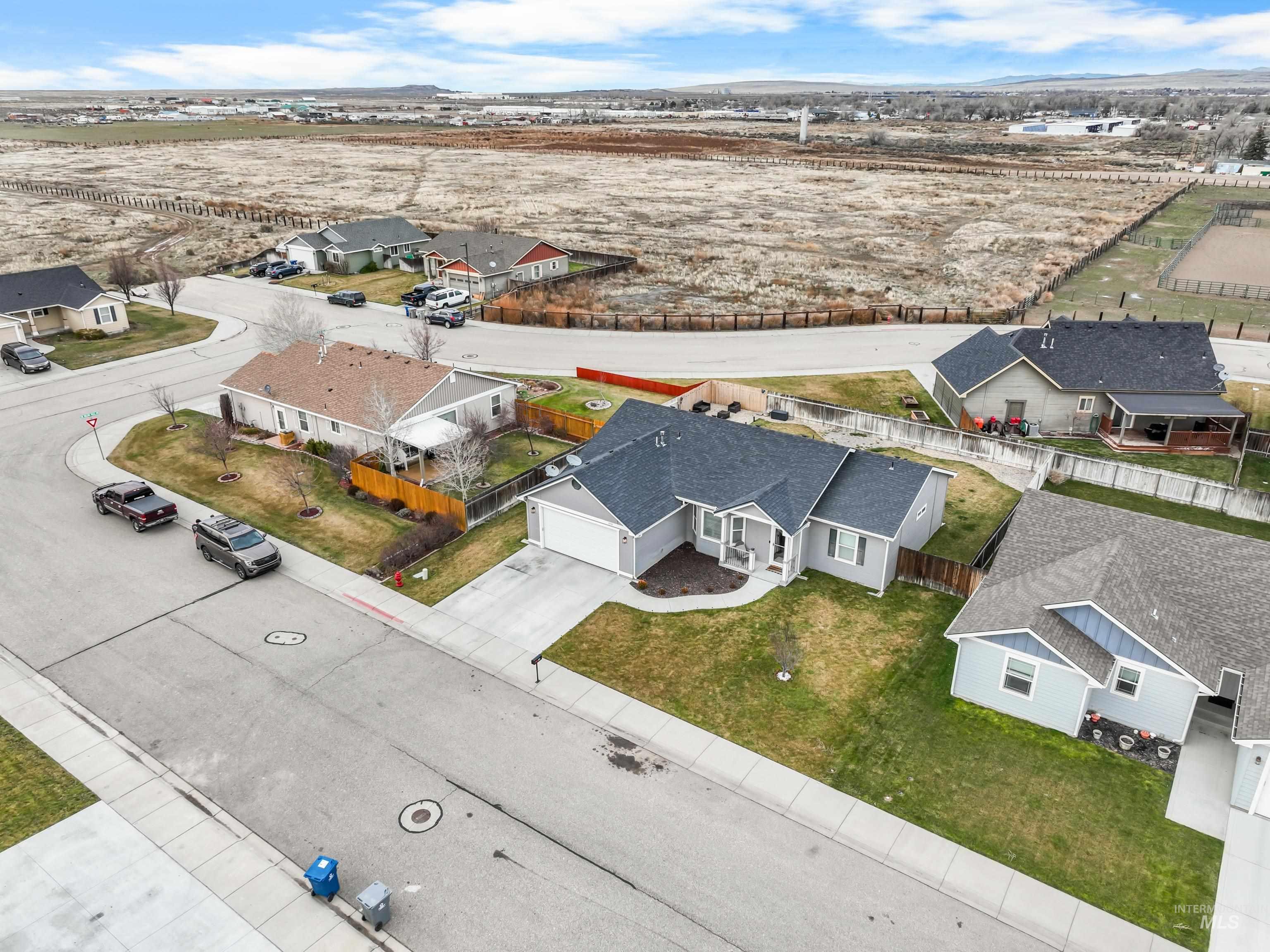 1110 SW Bonnie St, Mountain Home, Idaho 83647, 3 Bedrooms, 2 Bathrooms, Residential For Sale, Price $375,000,MLS 98970872