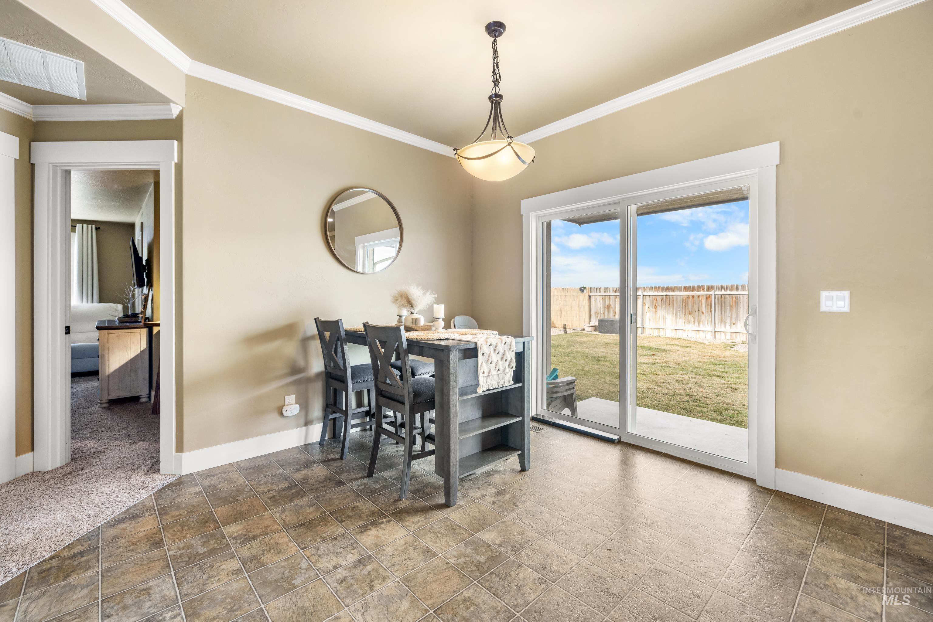 1110 SW Bonnie St, Mountain Home, Idaho 83647, 3 Bedrooms, 2 Bathrooms, Residential For Sale, Price $375,000,MLS 98970872