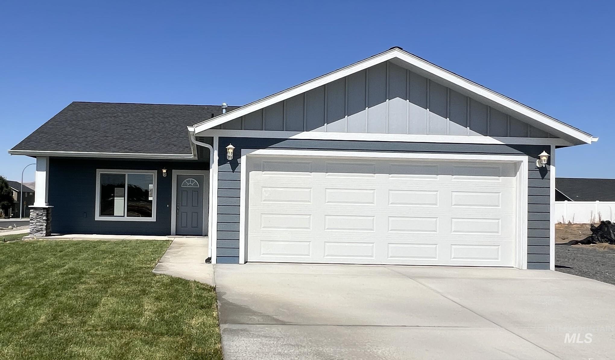 1801 Clark Fork Ln, Lewiston, Idaho 83501, 3 Bedrooms, 2 Bathrooms, Residential For Sale, Price $399,900,MLS 98970873