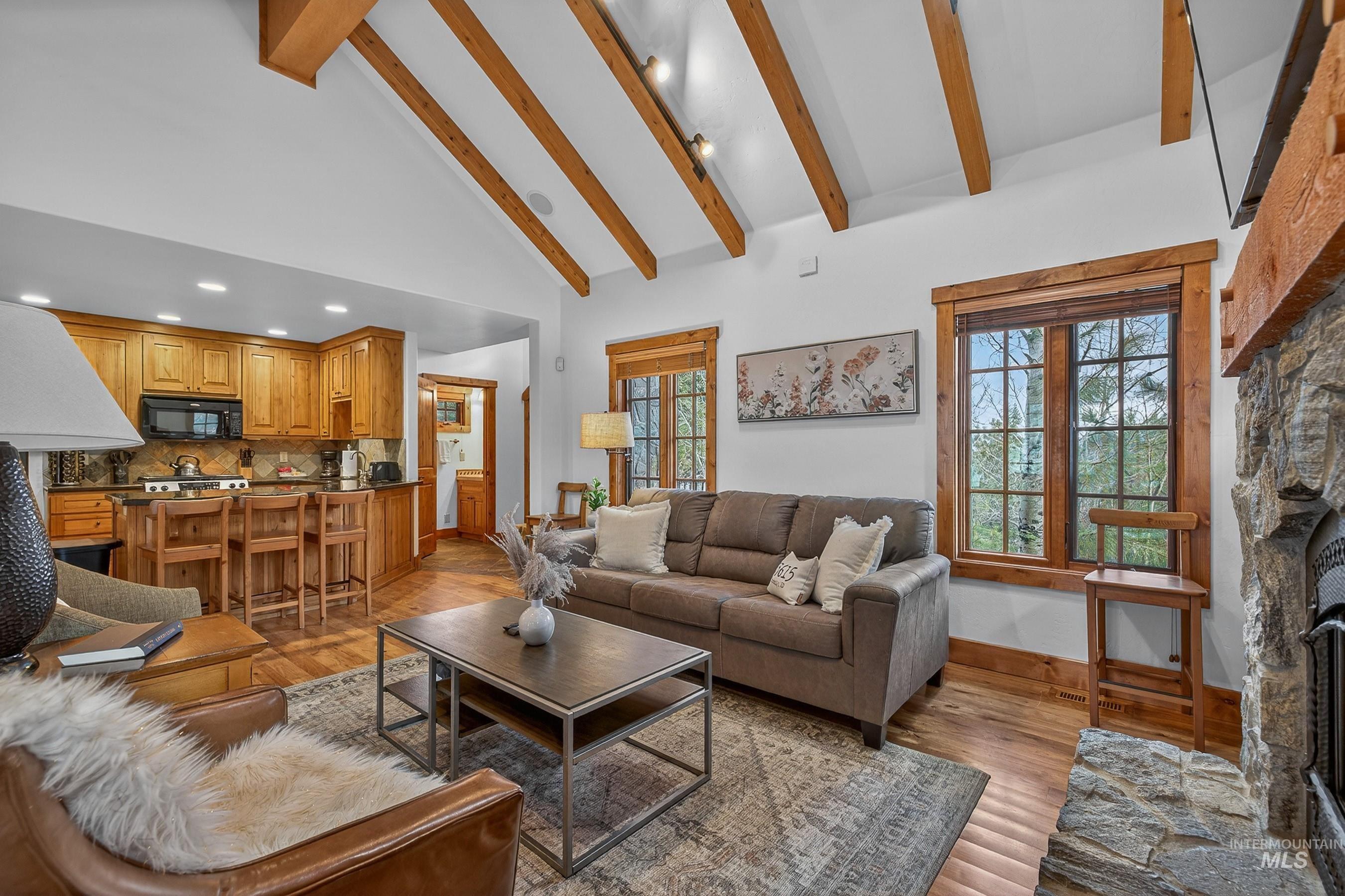 87 Clearwater Court, Donnelly, Idaho 83615, 2 Bedrooms, 2.5 Bathrooms, Residential For Sale, Price $1,190,000,MLS 98970883