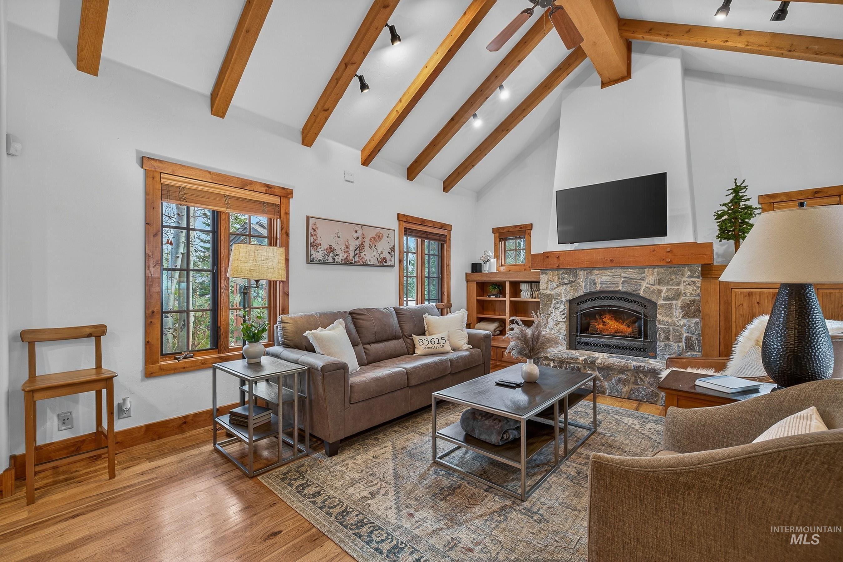 87 Clearwater Court, Donnelly, Idaho 83615, 2 Bedrooms, 2.5 Bathrooms, Residential For Sale, Price $1,190,000,MLS 98970883