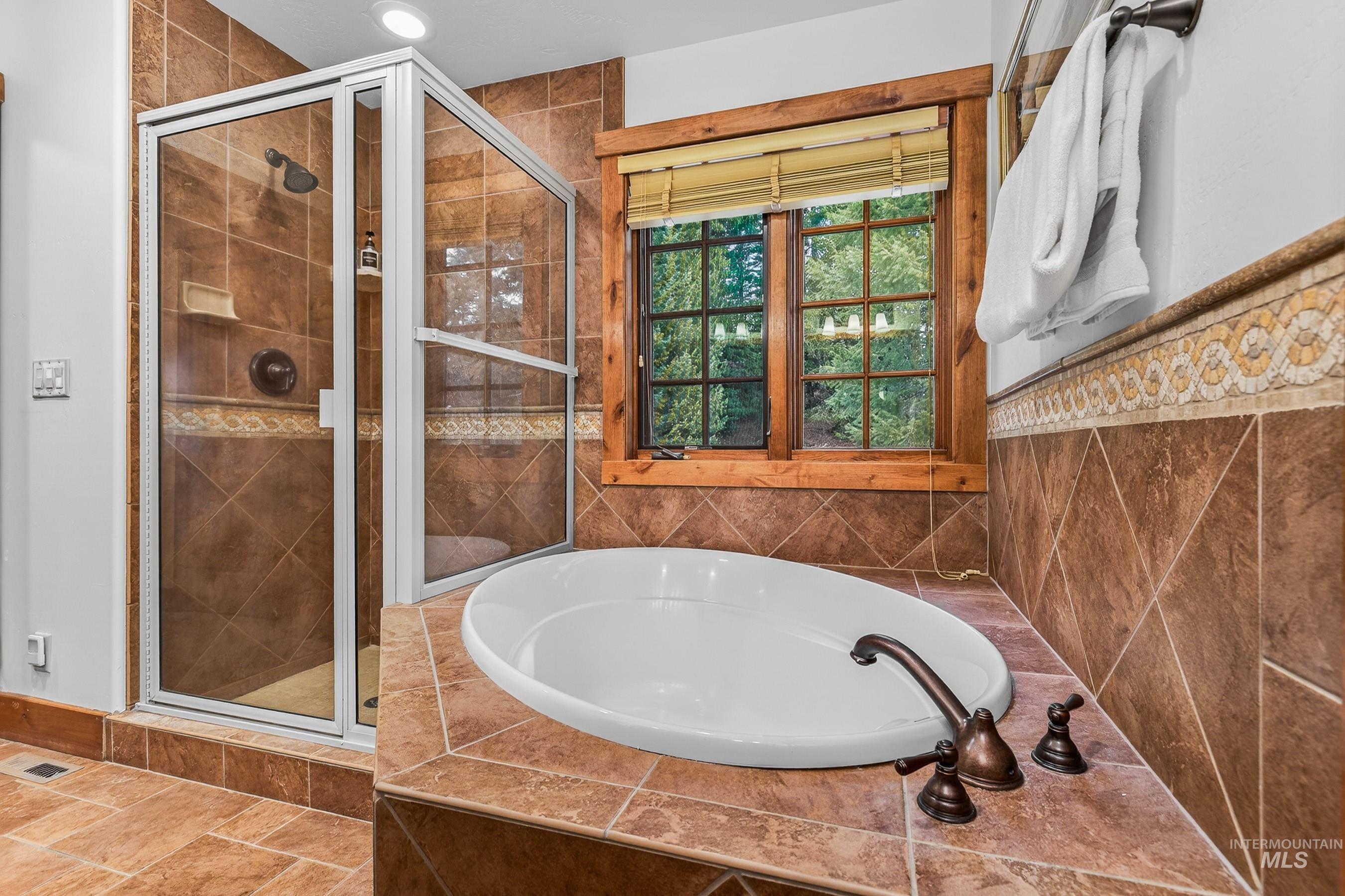 87 Clearwater Court, Donnelly, Idaho 83615, 2 Bedrooms, 2.5 Bathrooms, Residential For Sale, Price $1,190,000,MLS 98970883