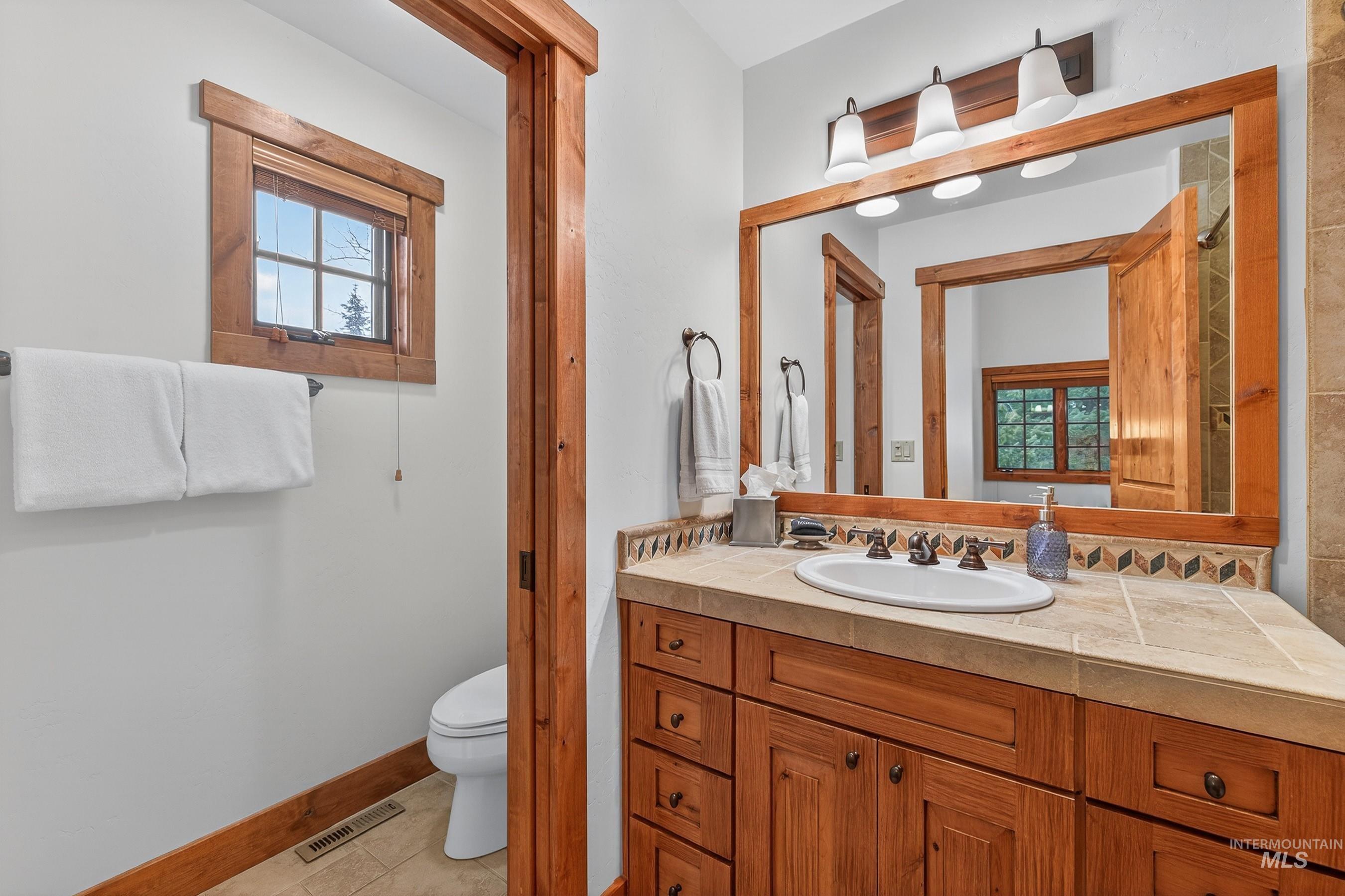 87 Clearwater Court, Donnelly, Idaho 83615, 2 Bedrooms, 2.5 Bathrooms, Residential For Sale, Price $1,190,000,MLS 98970883