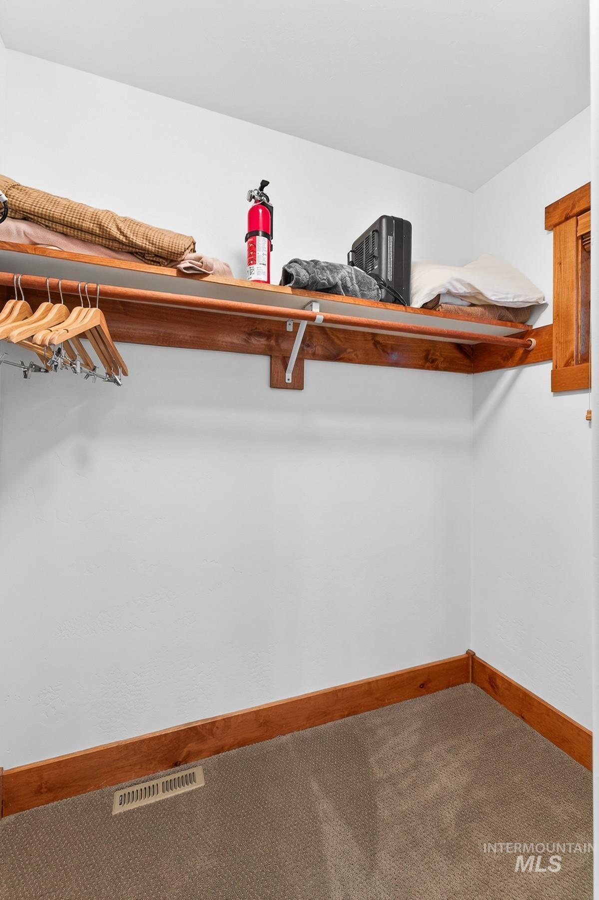 87 Clearwater Court, Donnelly, Idaho 83615, 2 Bedrooms, 2.5 Bathrooms, Residential For Sale, Price $1,190,000,MLS 98970883