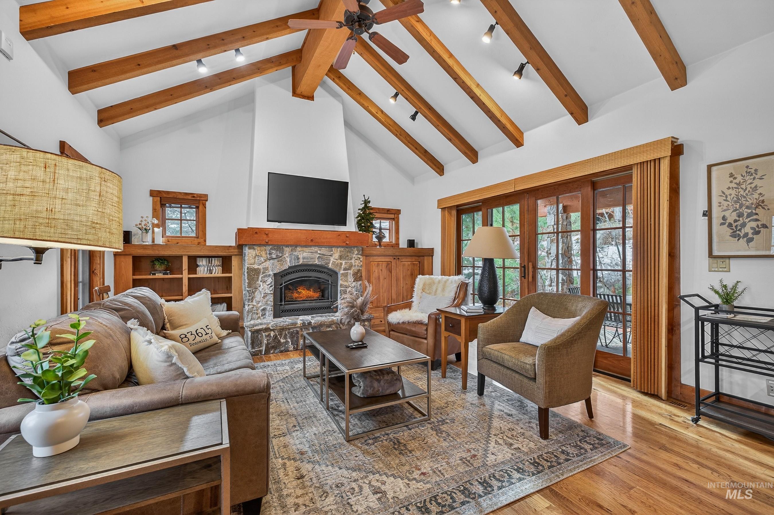 87 Clearwater Court, Donnelly, Idaho 83615, 2 Bedrooms, 2.5 Bathrooms, Residential For Sale, Price $1,190,000,MLS 98970883