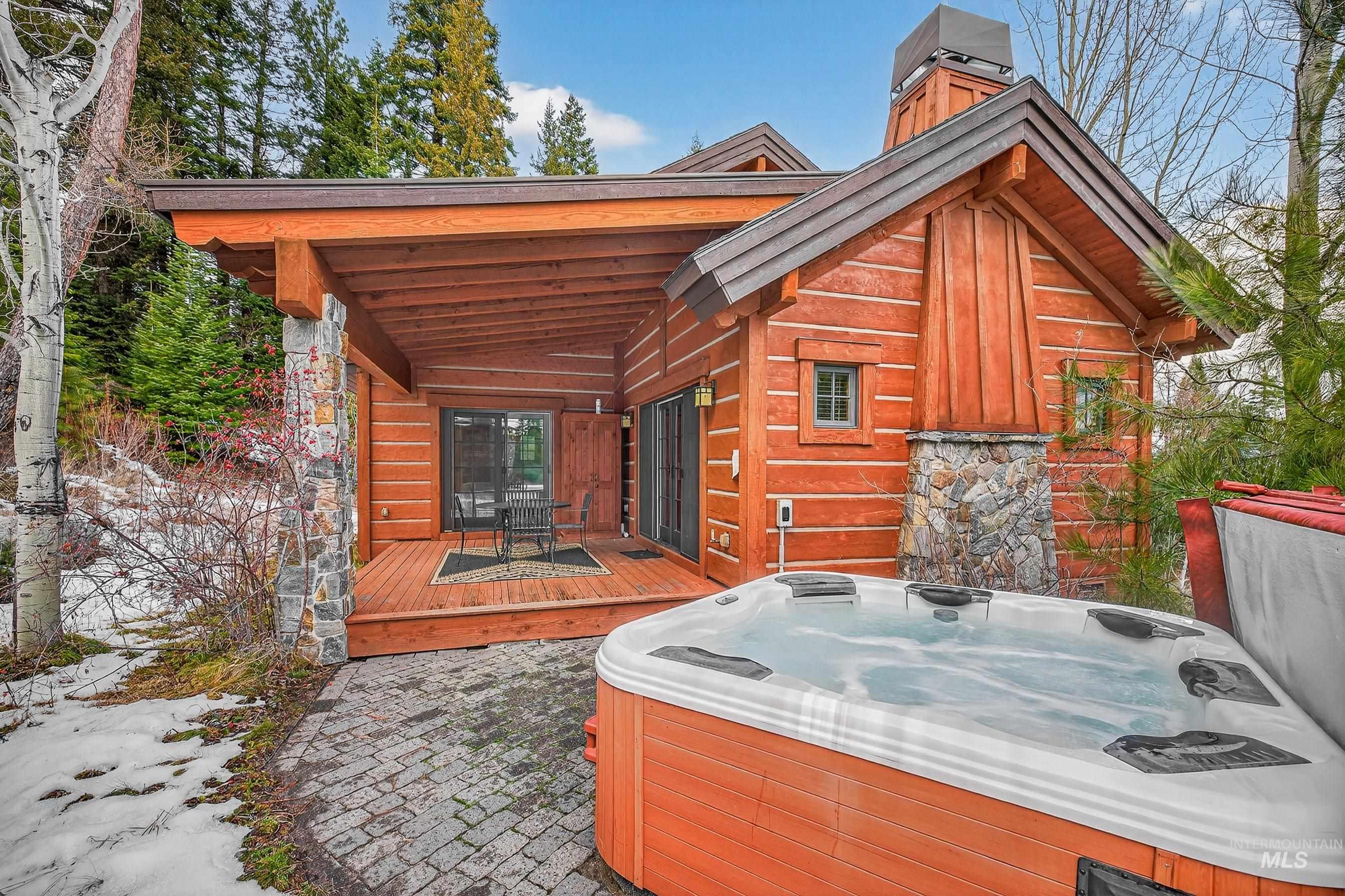 87 Clearwater Court, Donnelly, Idaho 83615, 2 Bedrooms, 2.5 Bathrooms, Residential For Sale, Price $1,190,000,MLS 98970883