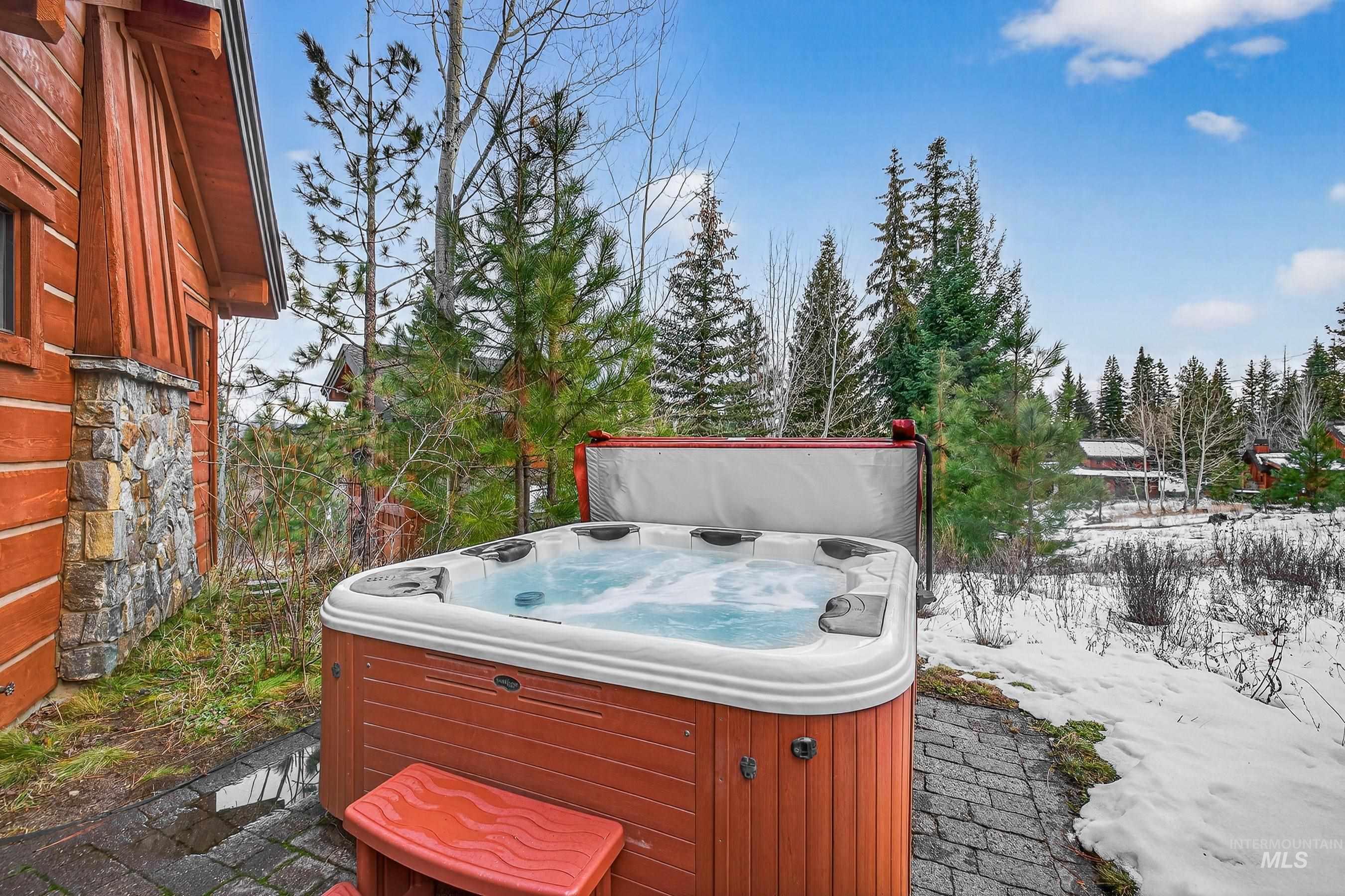 87 Clearwater Court, Donnelly, Idaho 83615, 2 Bedrooms, 2.5 Bathrooms, Residential For Sale, Price $1,190,000,MLS 98970883