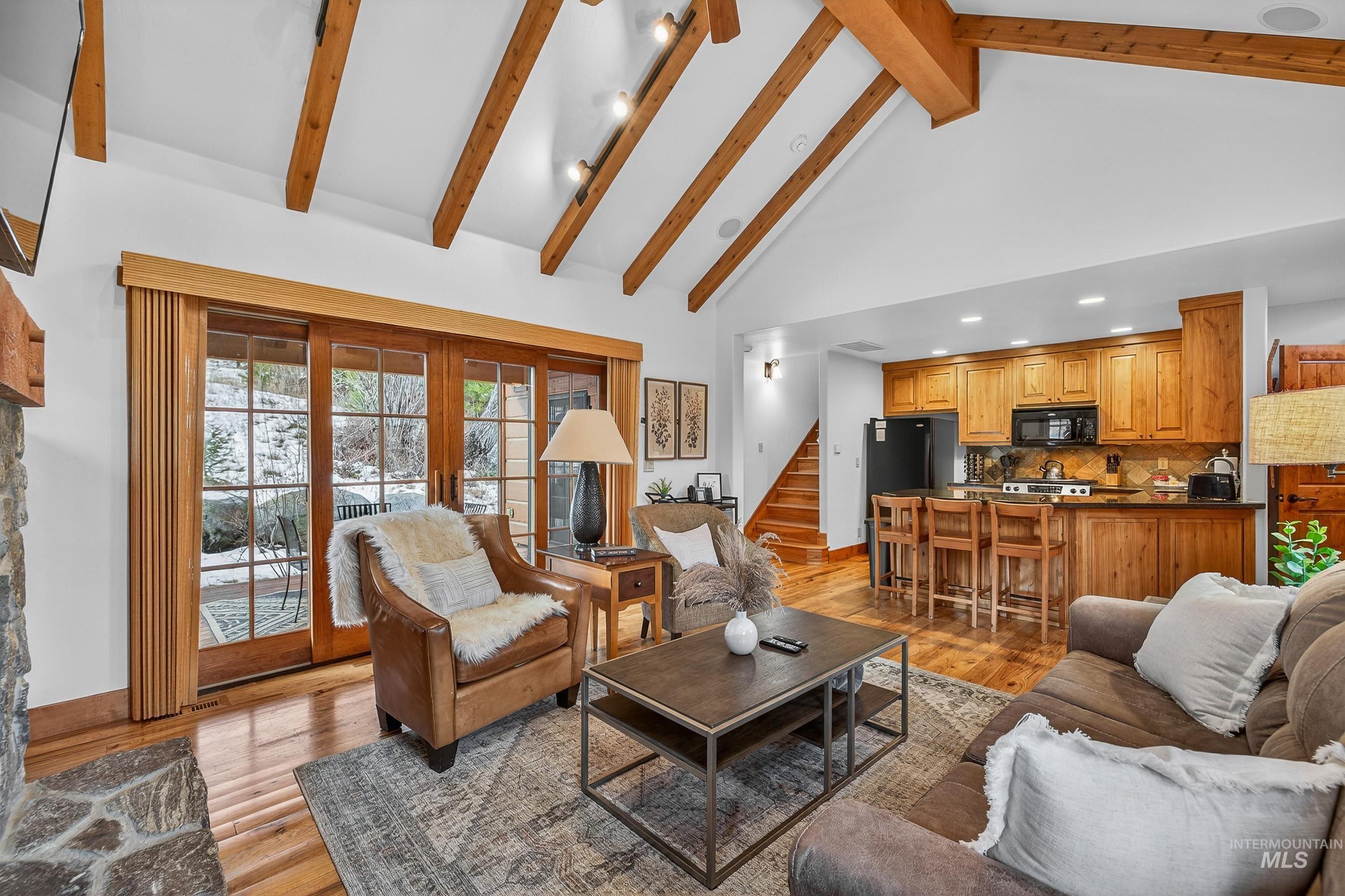 87 Clearwater Court, Donnelly, Idaho 83615, 2 Bedrooms, 2.5 Bathrooms, Residential For Sale, Price $1,190,000,MLS 98970883