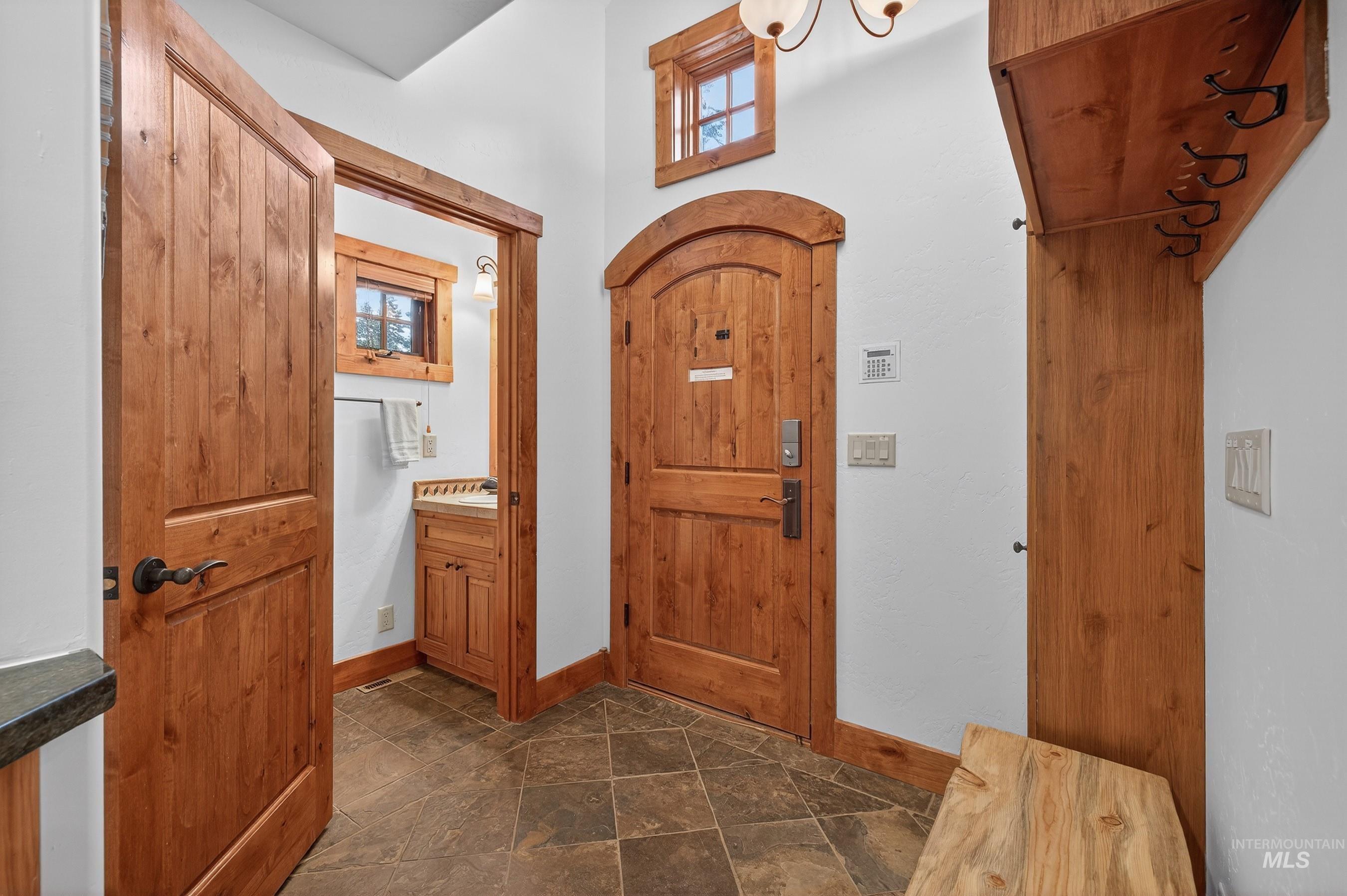 87 Clearwater Court, Donnelly, Idaho 83615, 2 Bedrooms, 2.5 Bathrooms, Residential For Sale, Price $1,190,000,MLS 98970883