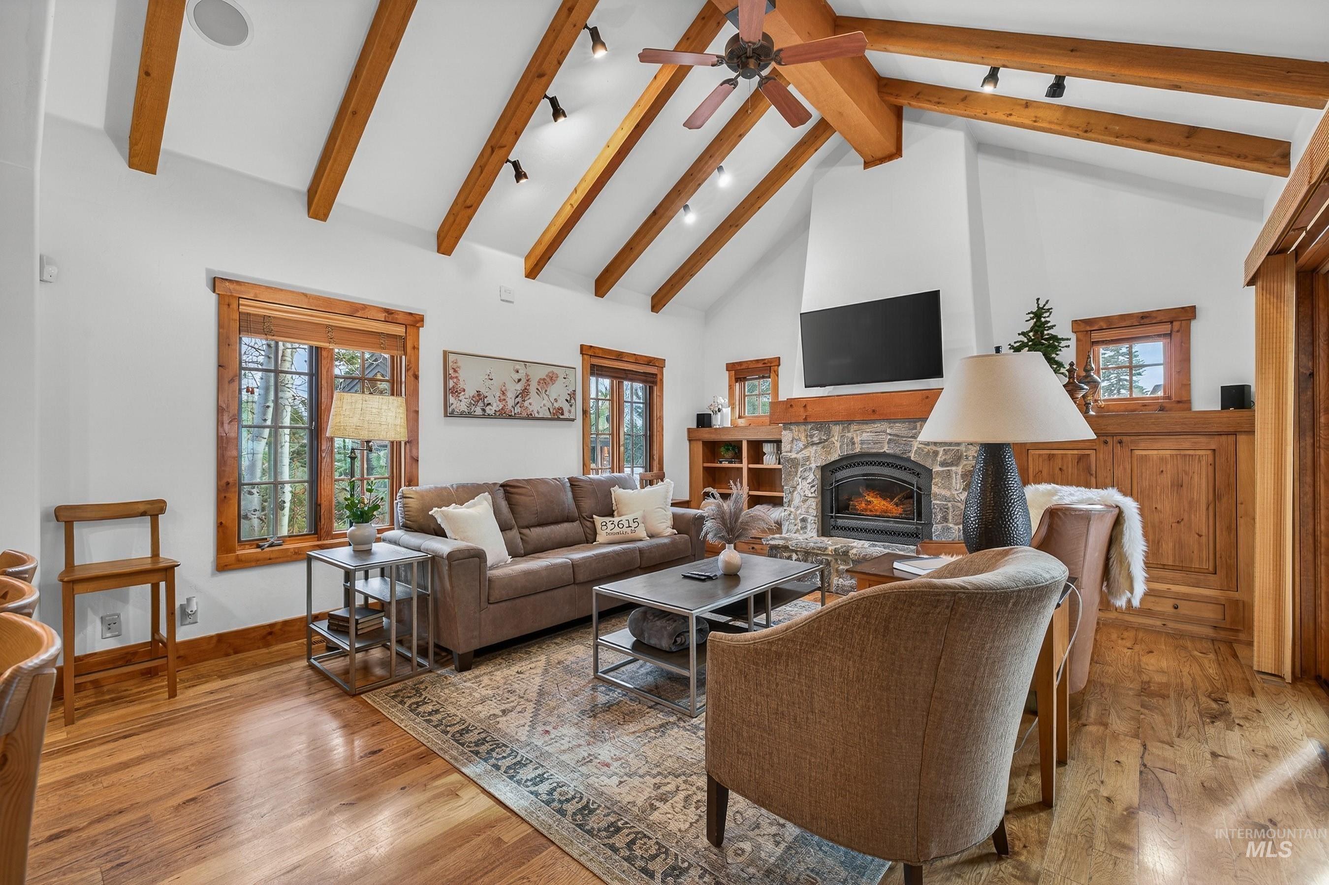 87 Clearwater Court, Donnelly, Idaho 83615, 2 Bedrooms, 2.5 Bathrooms, Residential For Sale, Price $1,190,000,MLS 98970883