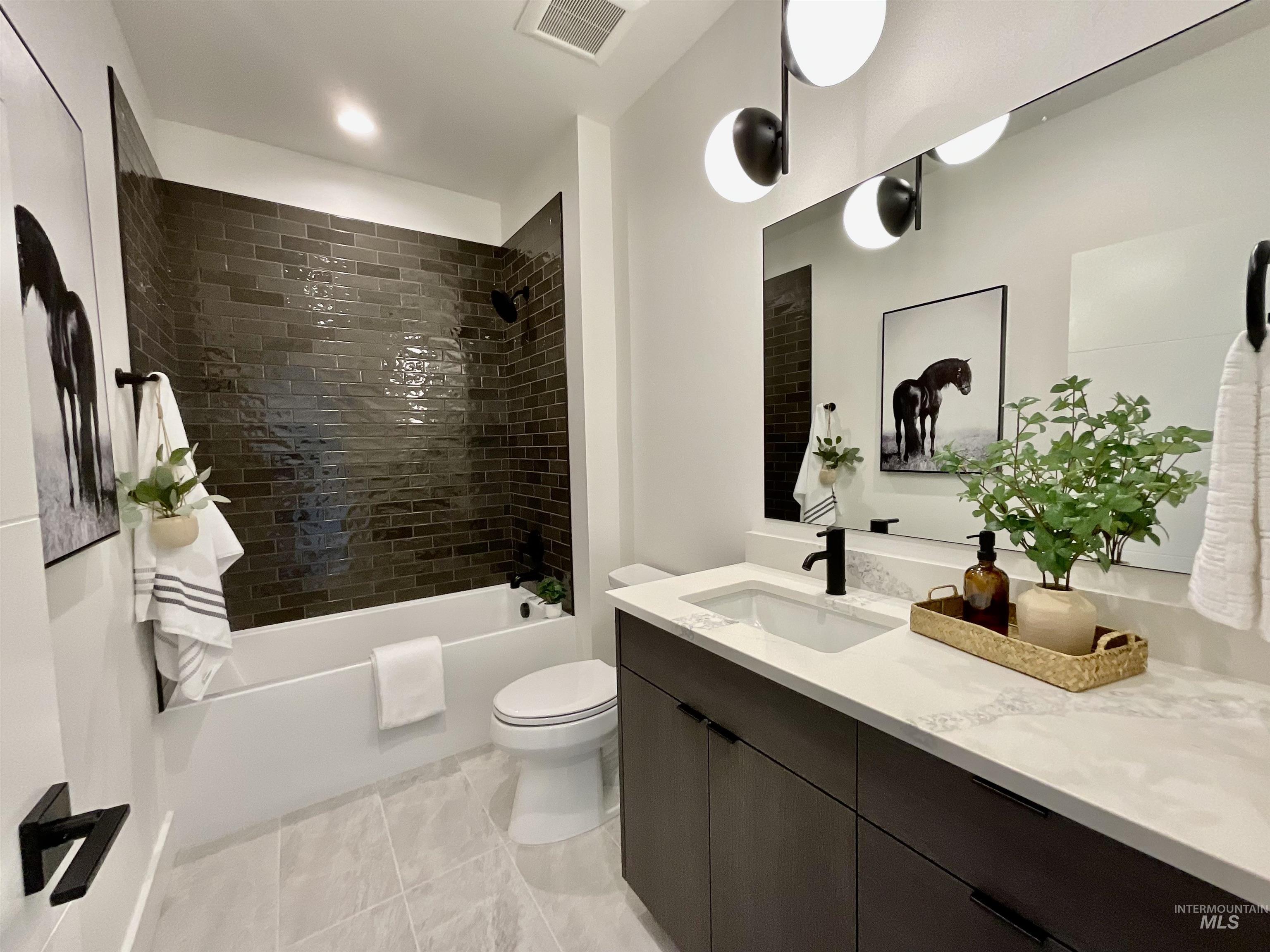 1011 S Orchard St #105, Boise, Idaho 83705, 2 Bedrooms, 2.5 Bathrooms, Rental For Rent, Price $2,150,MLS 98970884