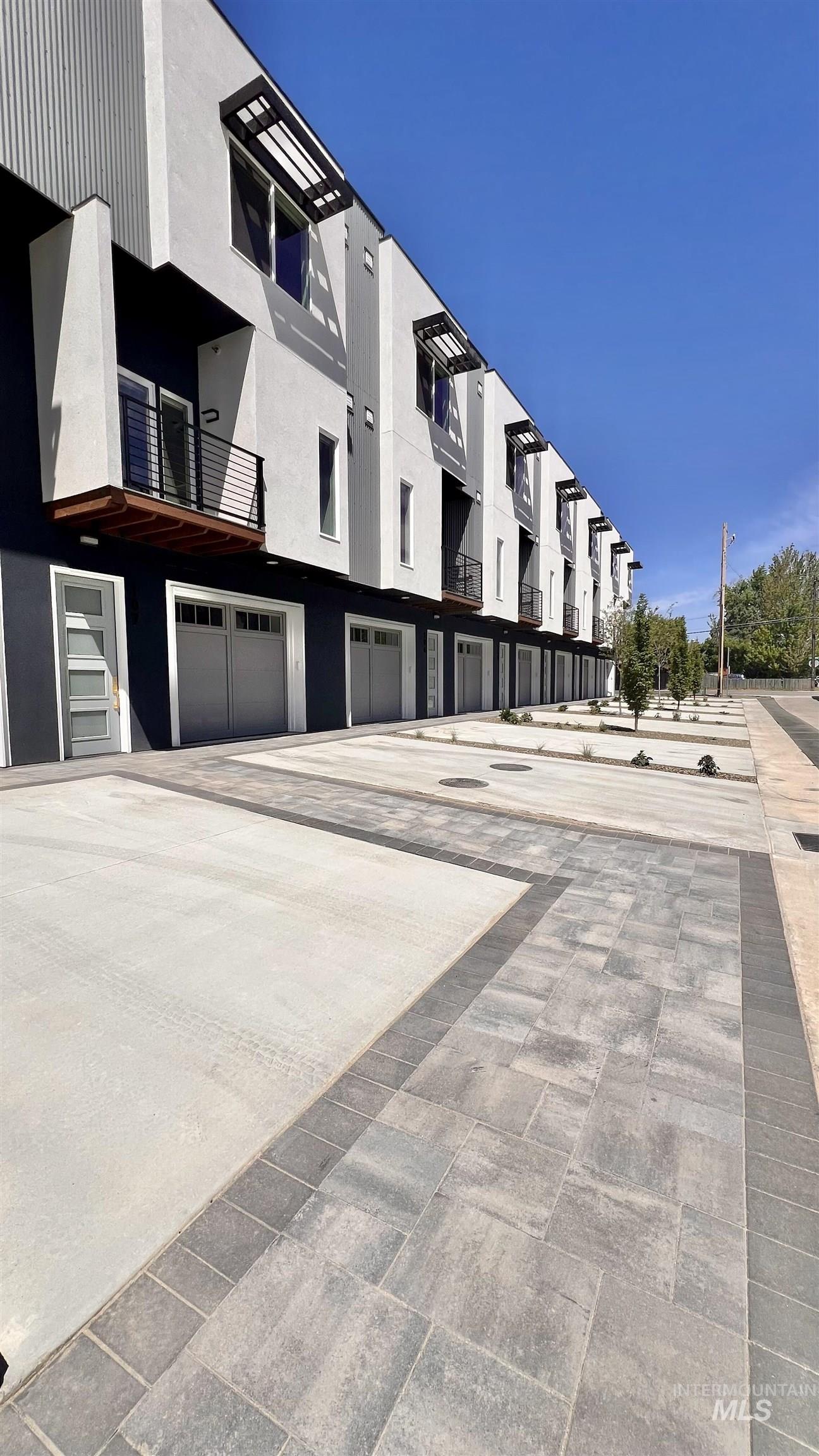 1011 S Orchard St #105, Boise, Idaho 83705, 2 Bedrooms, 2.5 Bathrooms, Rental For Rent, Price $2,150,MLS 98970884