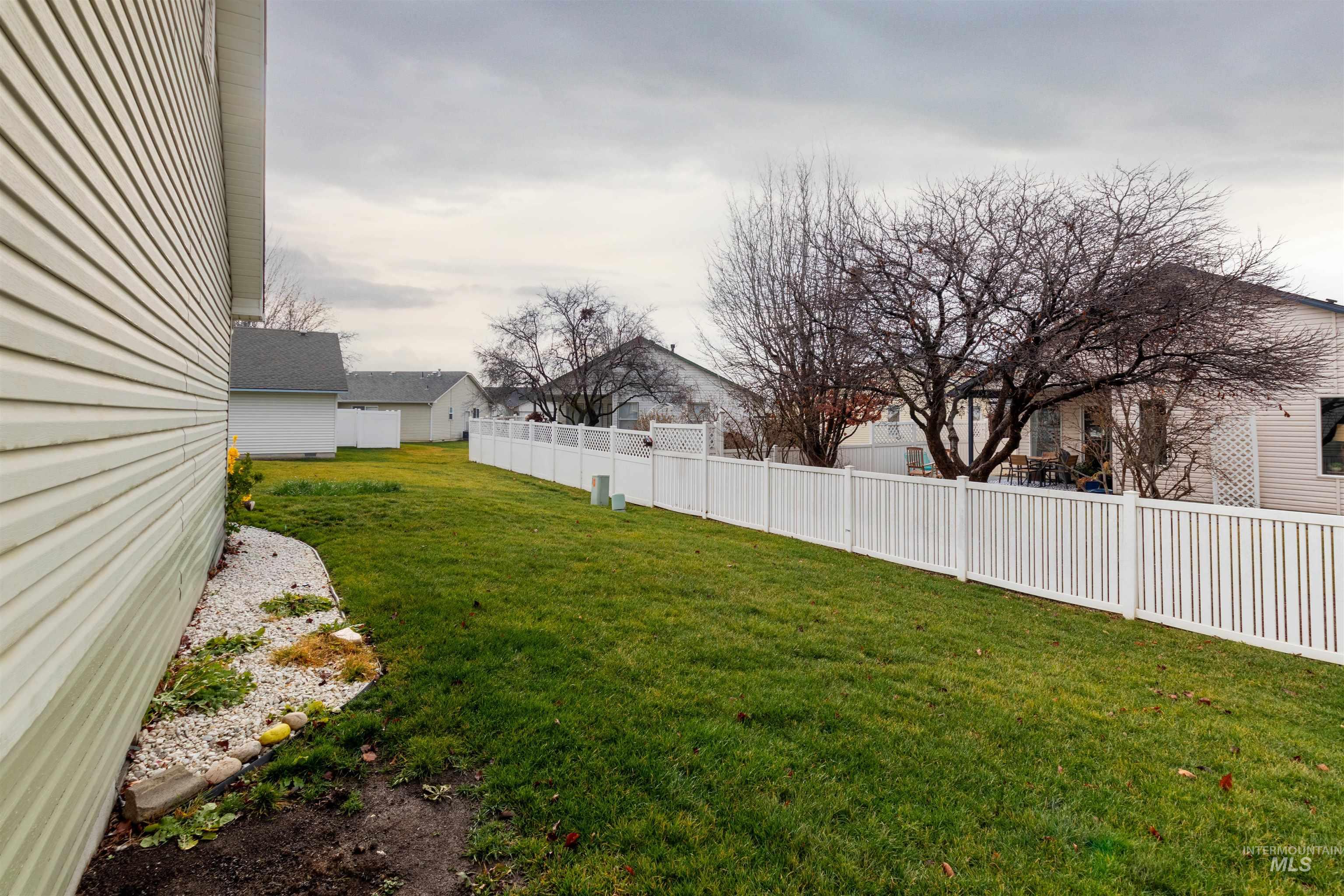 1887 N Buena Vista Ave, Meridian, Idaho 83646, 3 Bedrooms, 2 Bathrooms, Residential For Sale, Price $409,000,MLS 98970900