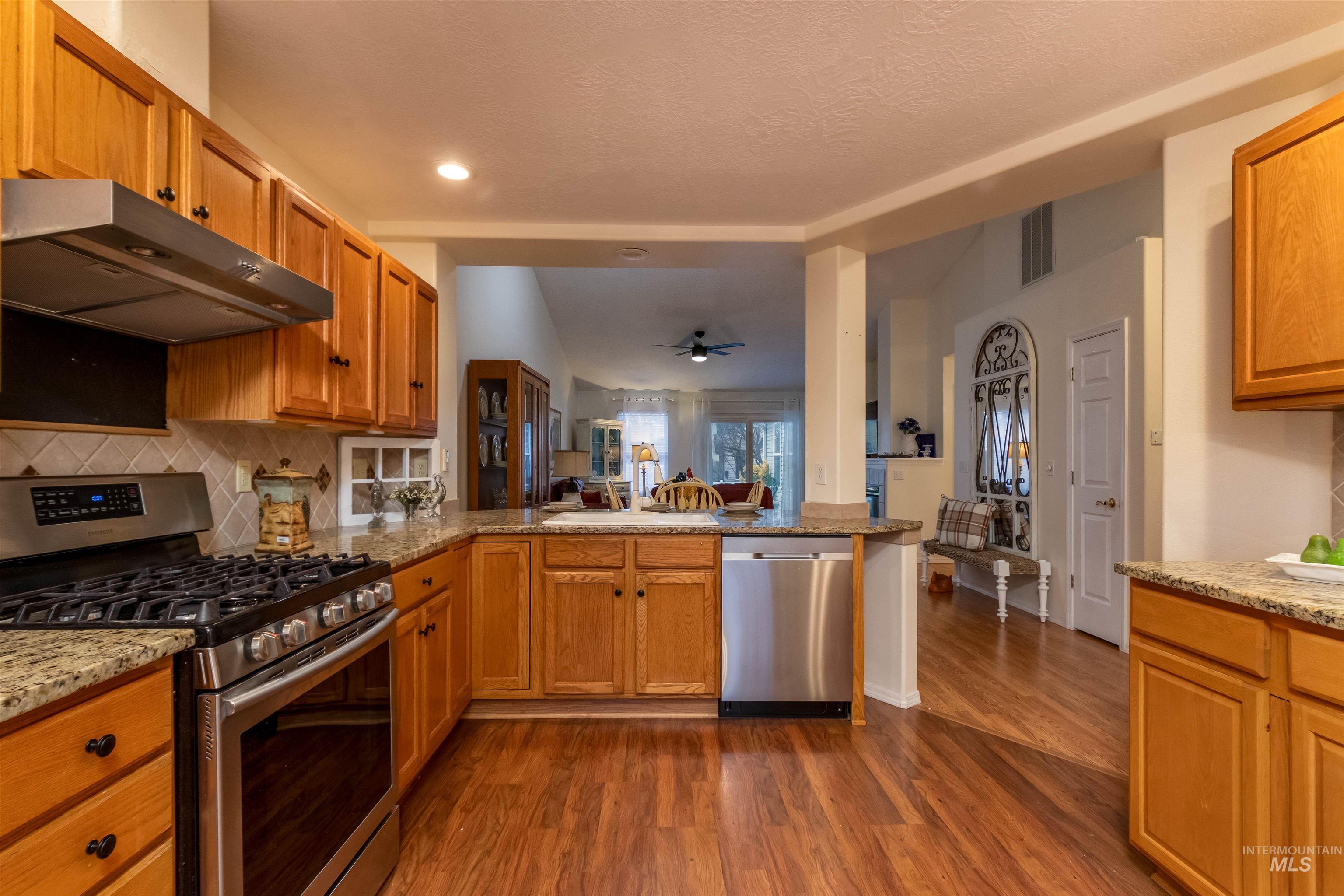 1887 N Buena Vista Ave, Meridian, Idaho 83646, 3 Bedrooms, 2 Bathrooms, Residential For Sale, Price $409,000,MLS 98970900