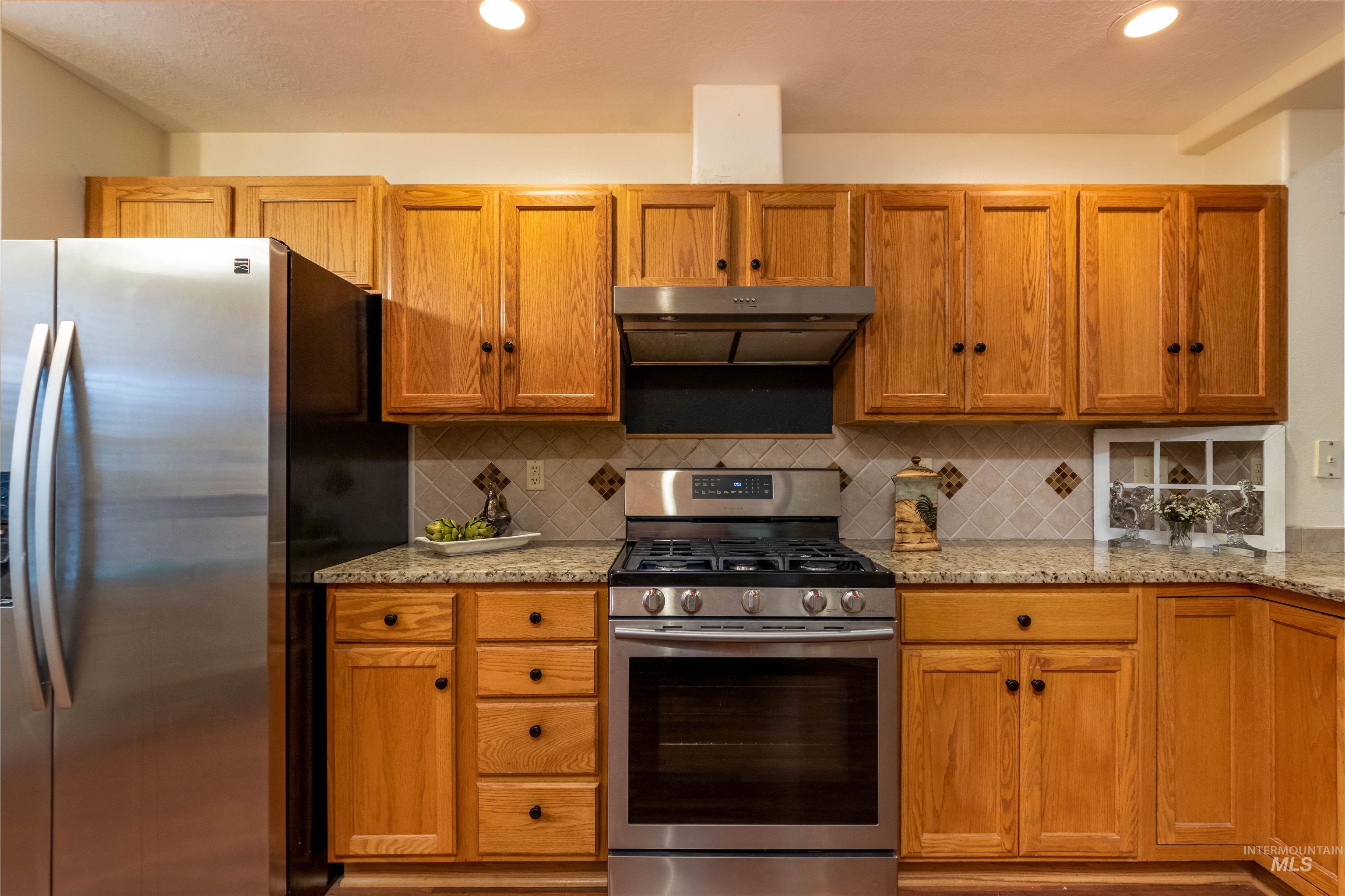 1887 N Buena Vista Ave, Meridian, Idaho 83646, 3 Bedrooms, 2 Bathrooms, Residential For Sale, Price $409,000,MLS 98970900