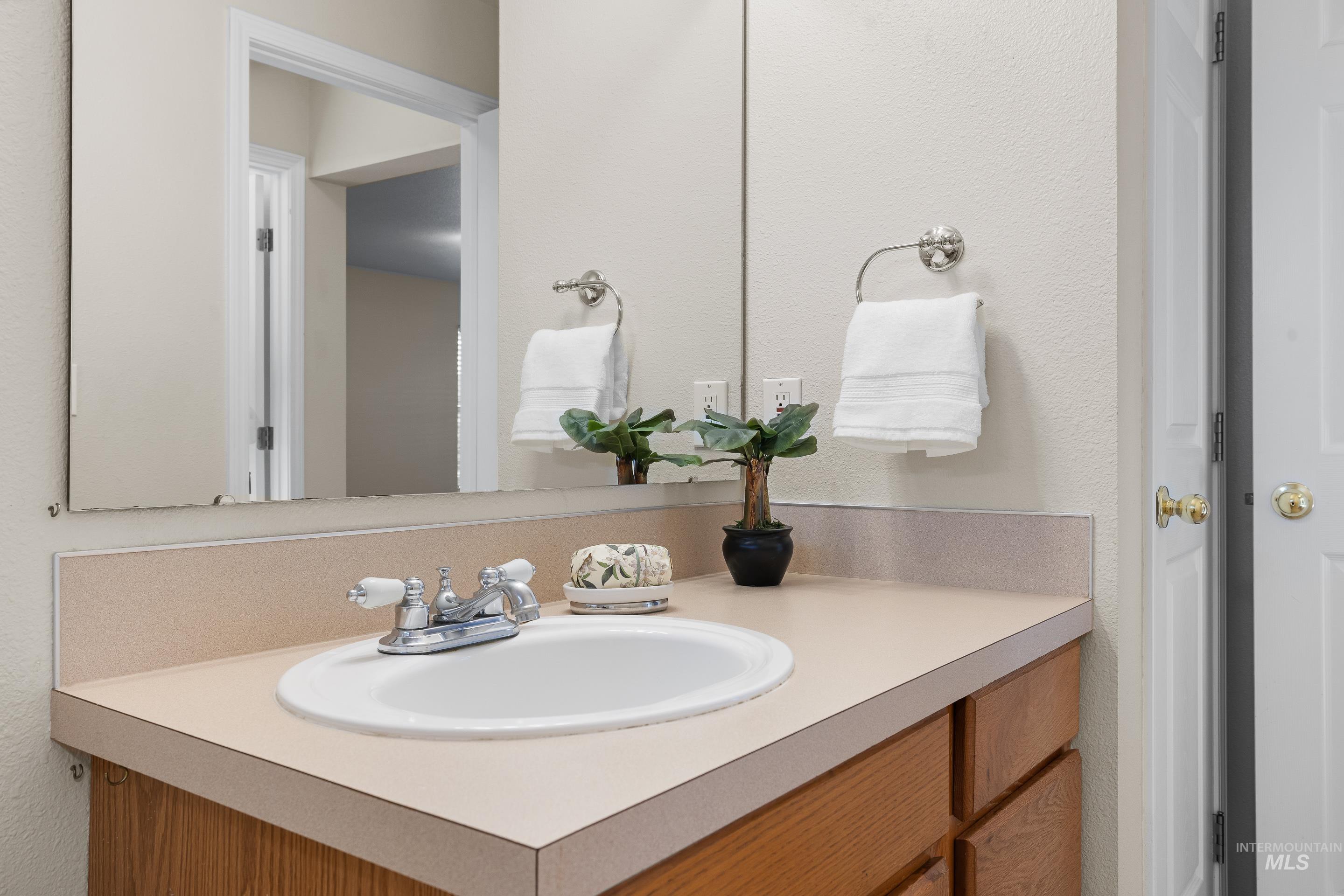 8909 W Irving St., Boise, Idaho 83704, 1 Bedroom, 1 Bathroom, Residential For Sale, Price $224,700, 98970907