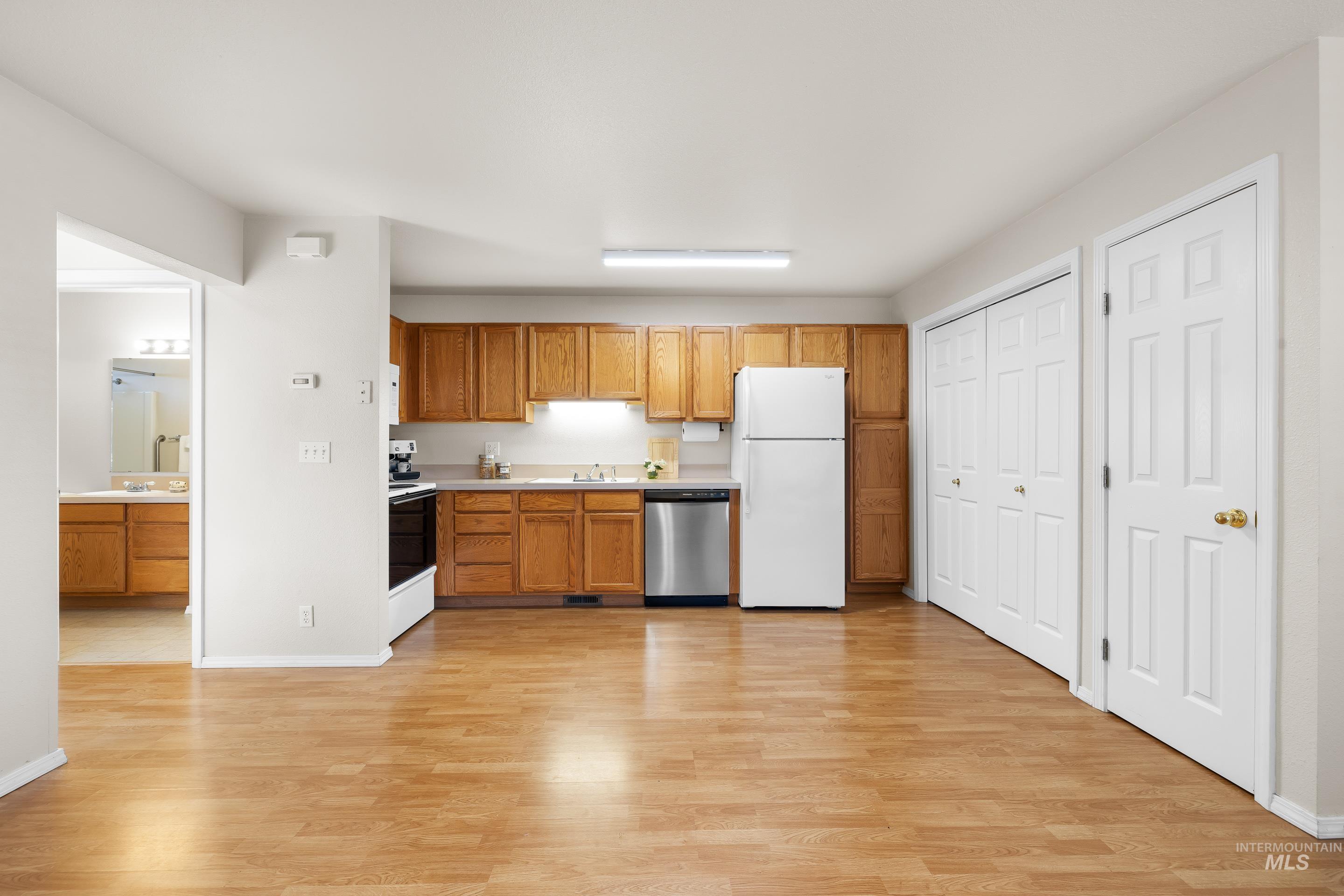 8909 W Irving St., Boise, Idaho 83704, 1 Bedroom, 1 Bathroom, Residential For Sale, Price $224,700,MLS 98970907