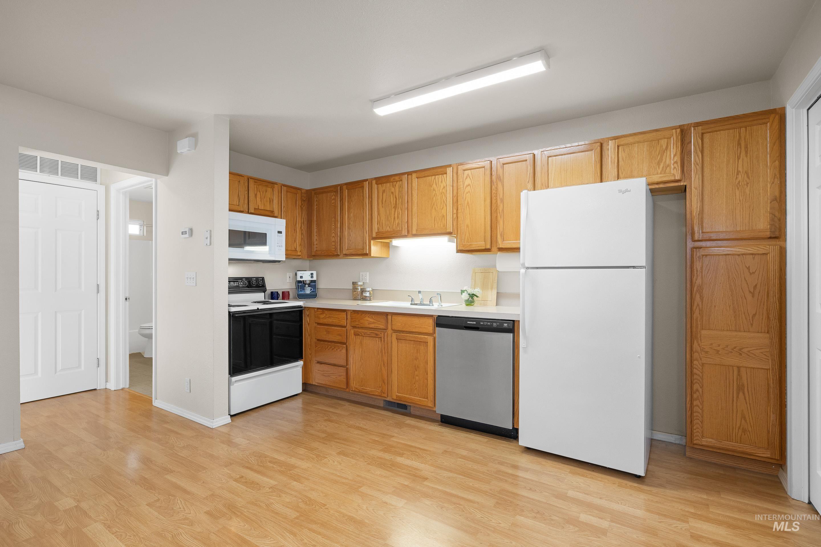 8909 W Irving St., Boise, Idaho 83704, 1 Bedroom, 1 Bathroom, Residential For Sale, Price $224,700,MLS 98970907