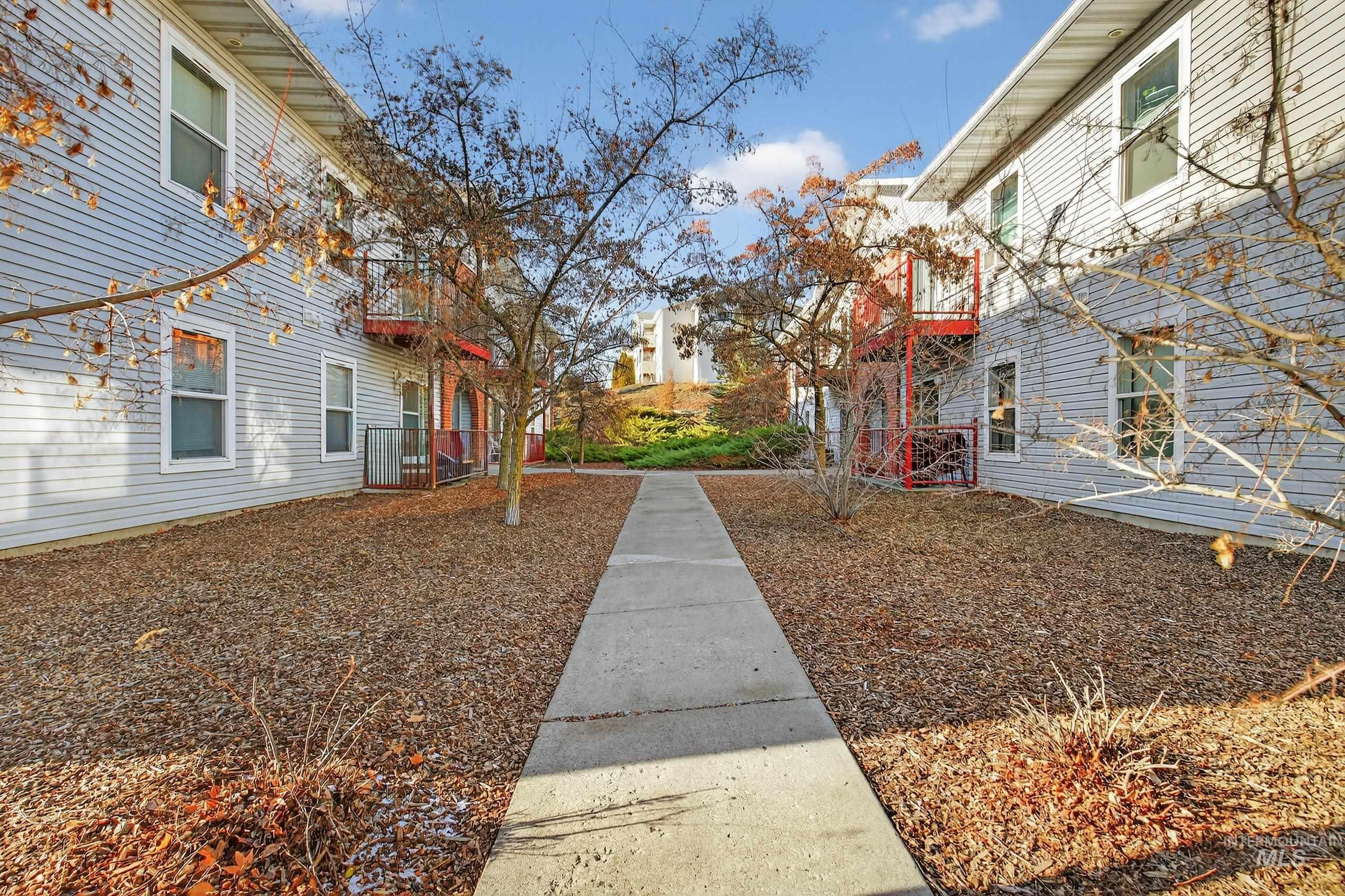 131 Baker #103, Moscow, Idaho 83843, 3 Bedrooms, 2 Bathrooms, Residential For Sale, Price $249,000,MLS 98970910