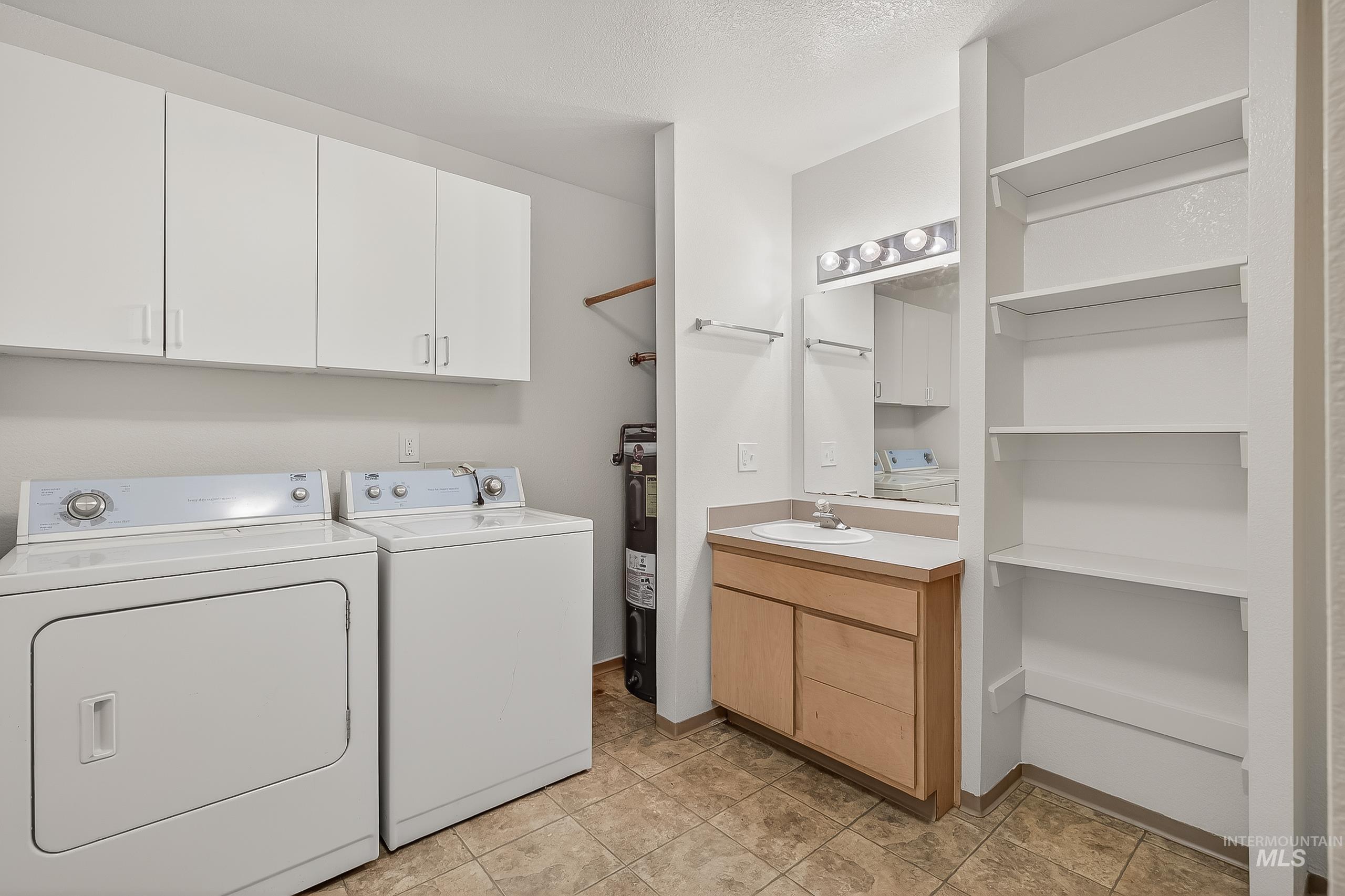 131 Baker #103, Moscow, Idaho 83843, 3 Bedrooms, 2 Bathrooms, Residential For Sale, Price $249,000,MLS 98970910