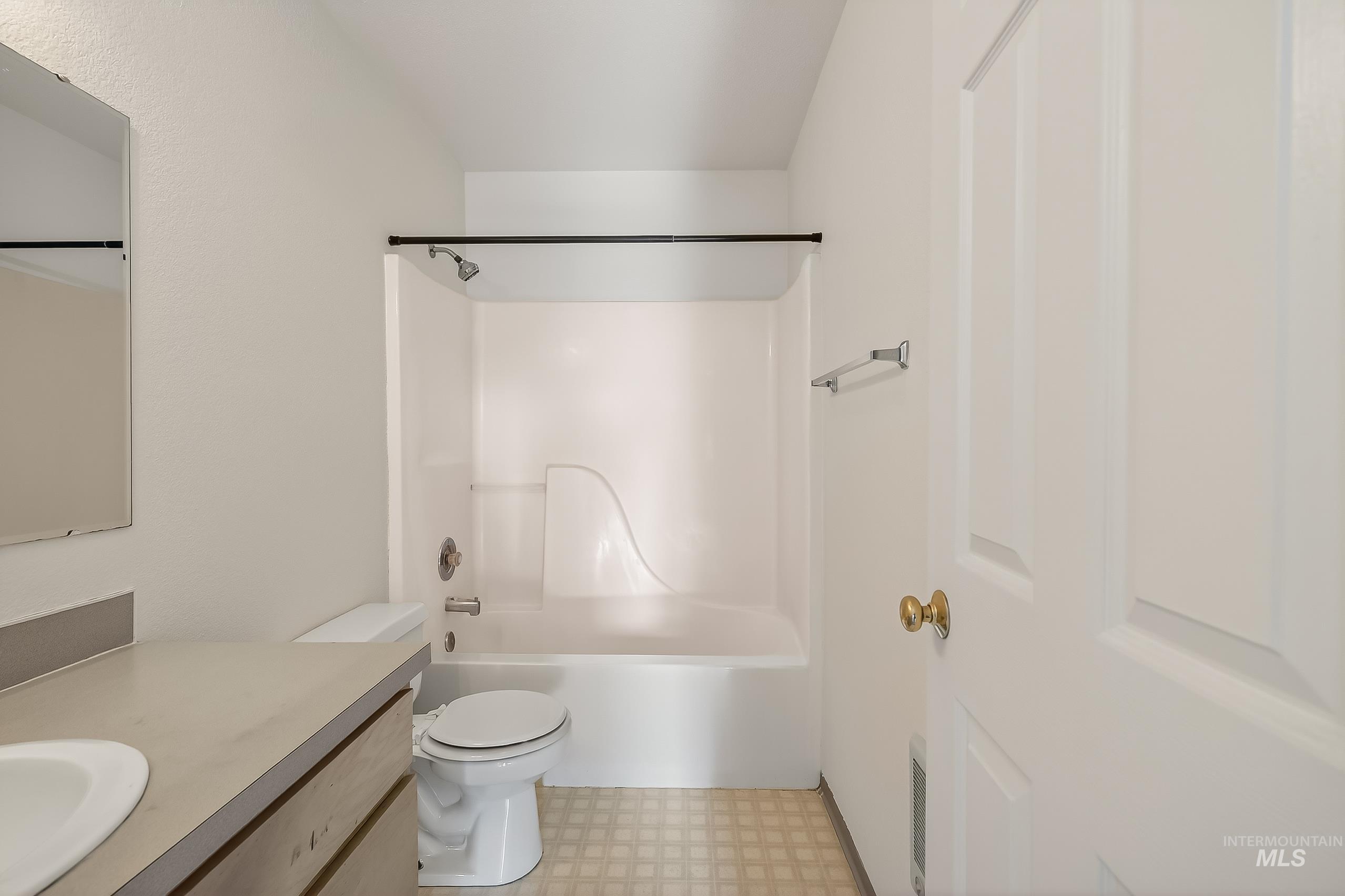 131 Baker #103, Moscow, Idaho 83843, 3 Bedrooms, 2 Bathrooms, Residential For Sale, Price $300,000, 98970910