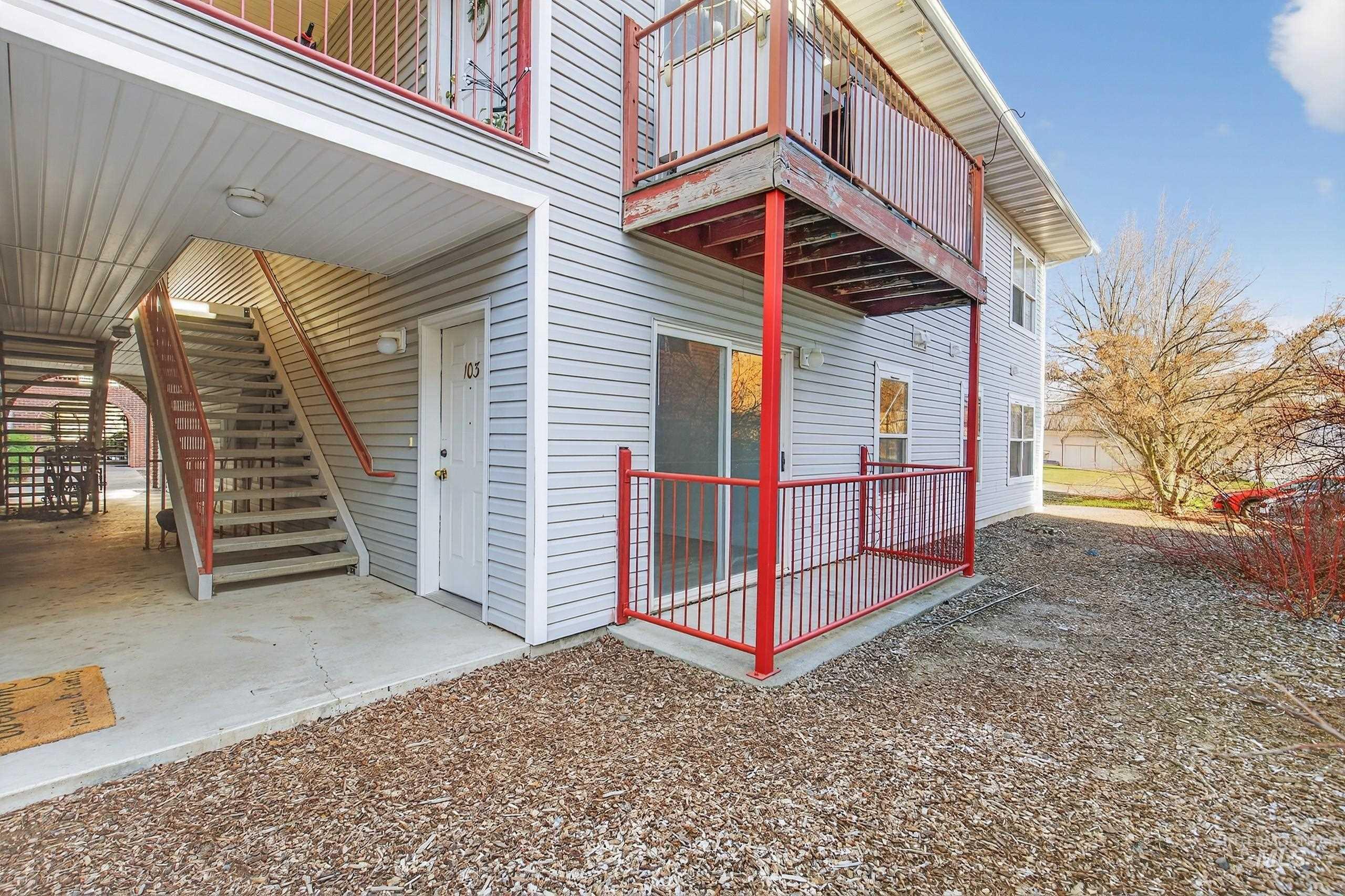 131 Baker #103, Moscow, Idaho 83843, 3 Bedrooms, 2 Bathrooms, Residential For Sale, Price $300,000, 98970910