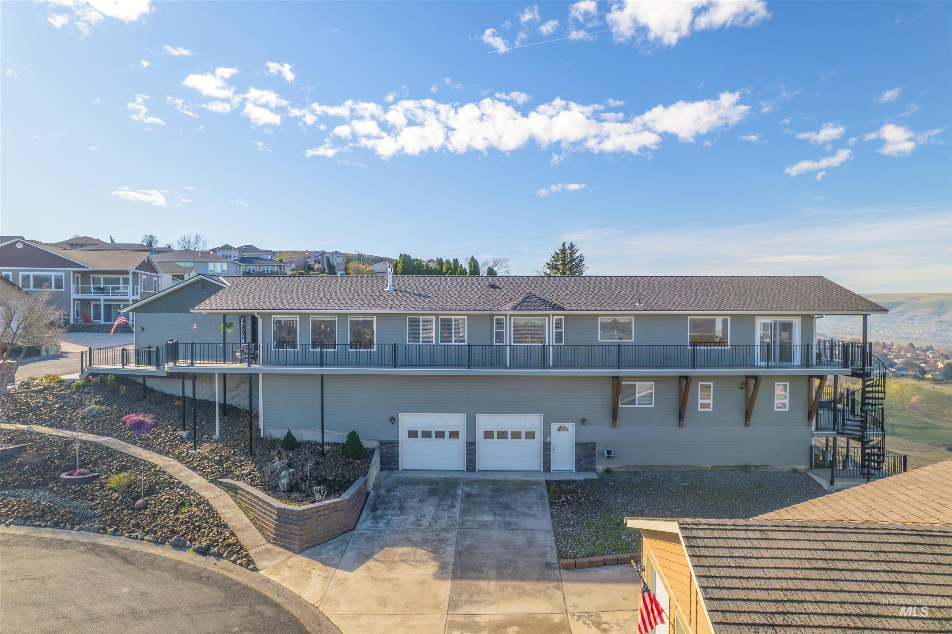 528 Crestline Circle Drive, Lewiston, Idaho 83501, 4 Bedrooms, 4 Bathrooms, Residential For Sale, Price $999,000, 98970917