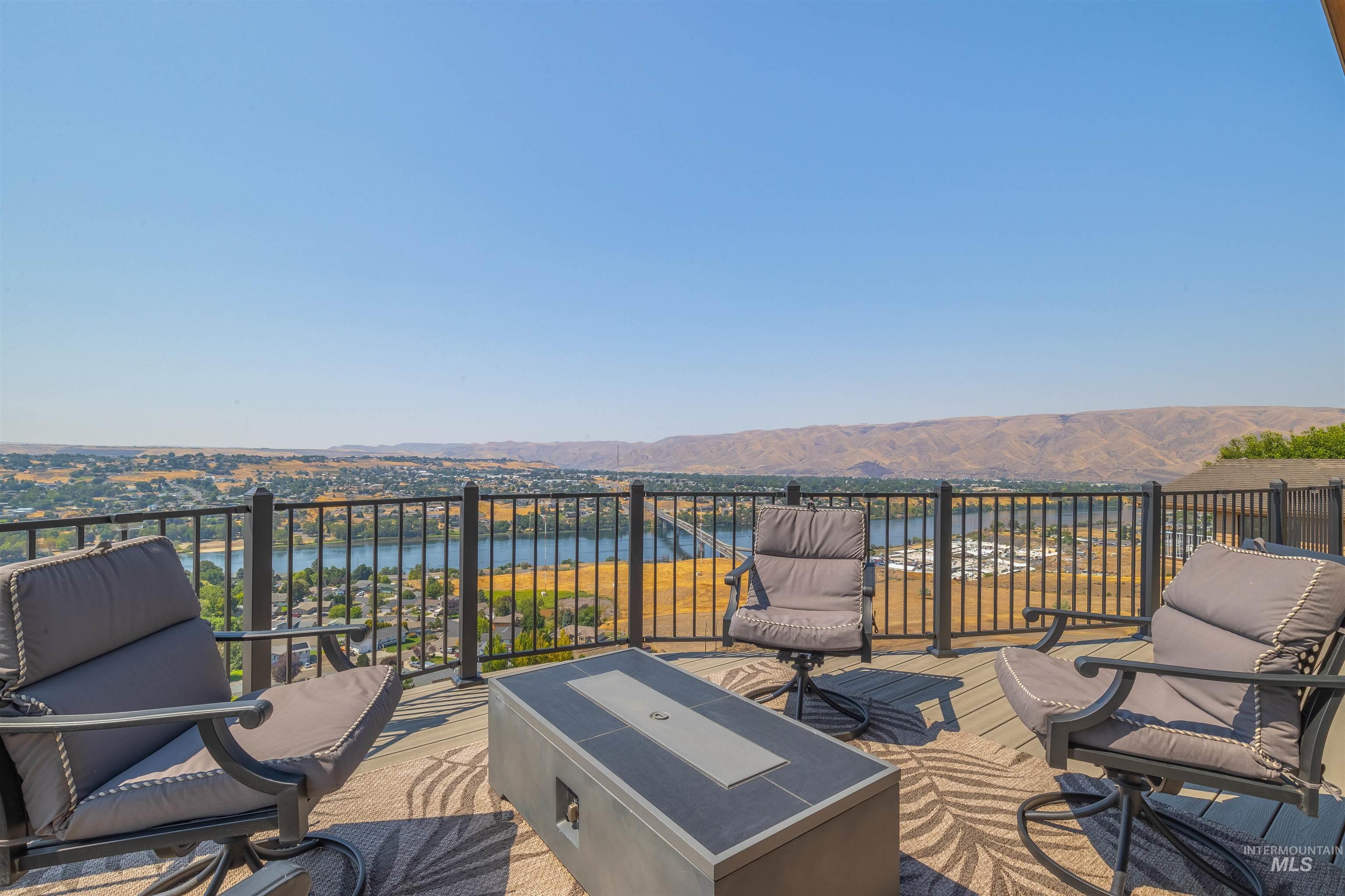 528 Crestline Circle Drive, Lewiston, Idaho 83501, 4 Bedrooms, 4 Bathrooms, Residential For Sale, Price $999,000, 98970917