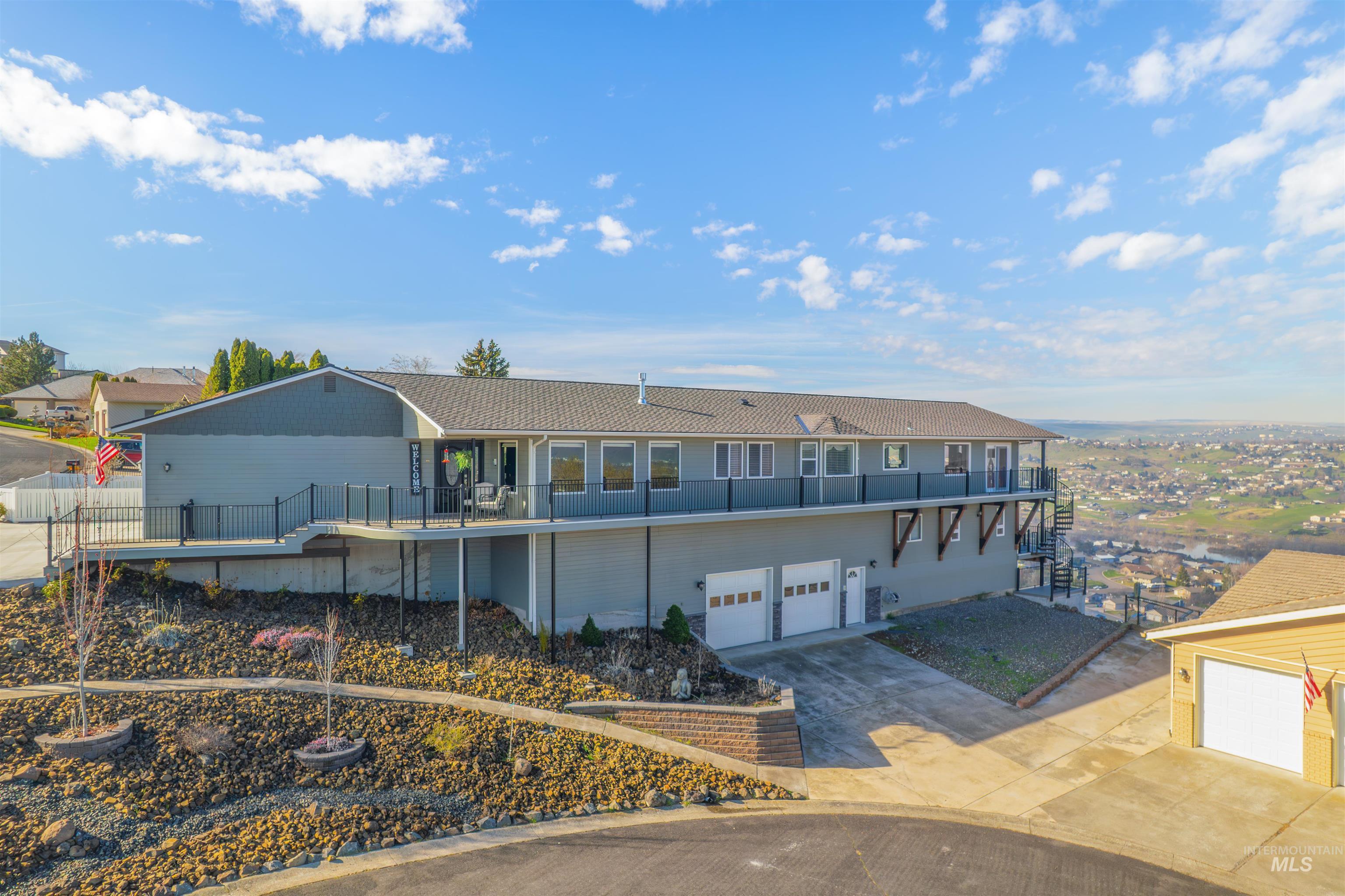 528 Crestline Circle Drive, Lewiston, Idaho 83501, 4 Bedrooms, 4 Bathrooms, Residential For Sale, Price $999,000, 98970917