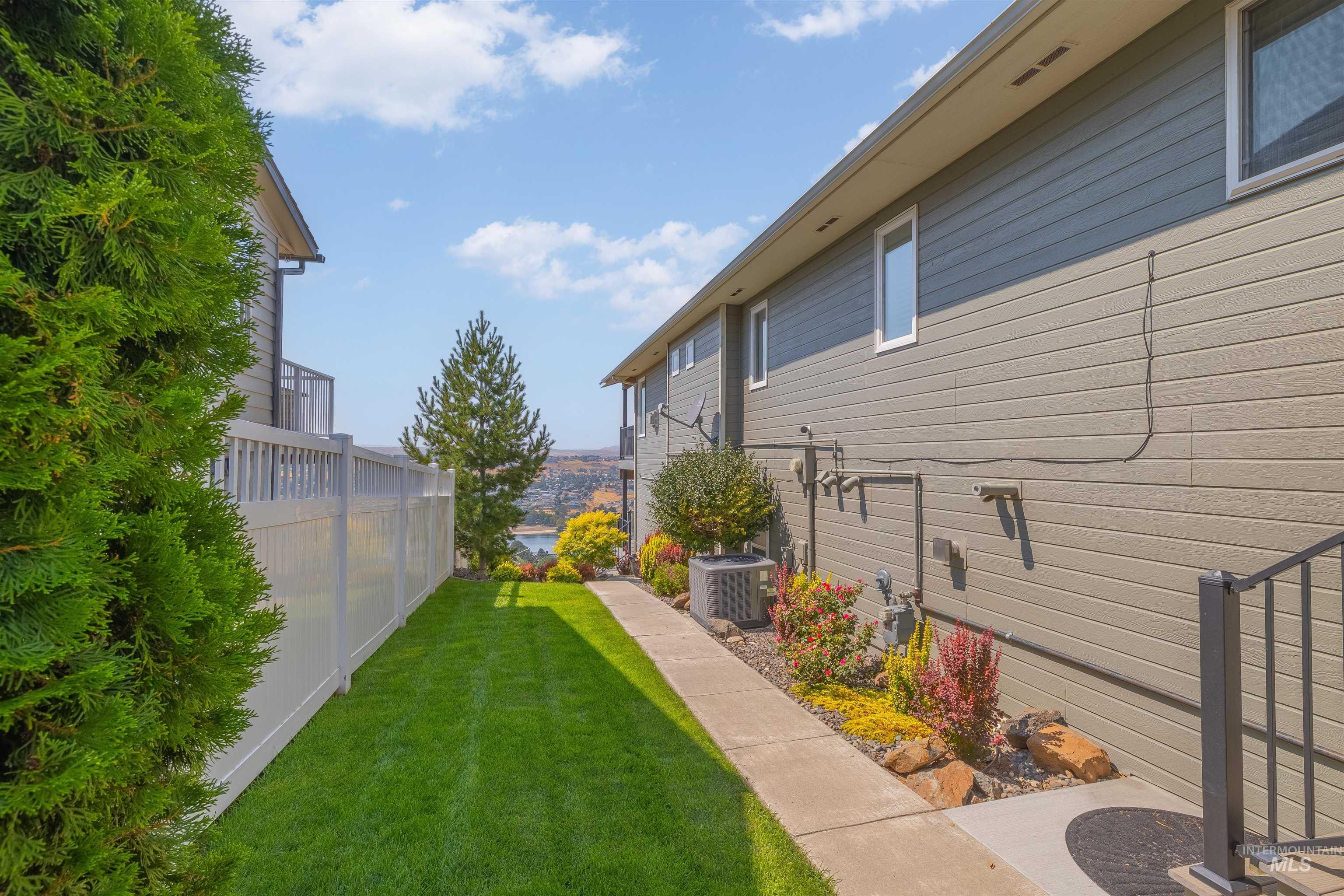 528 Crestline Circle Drive, Lewiston, Idaho 83501, 4 Bedrooms, 4 Bathrooms, Residential For Sale, Price $999,000, 98970917