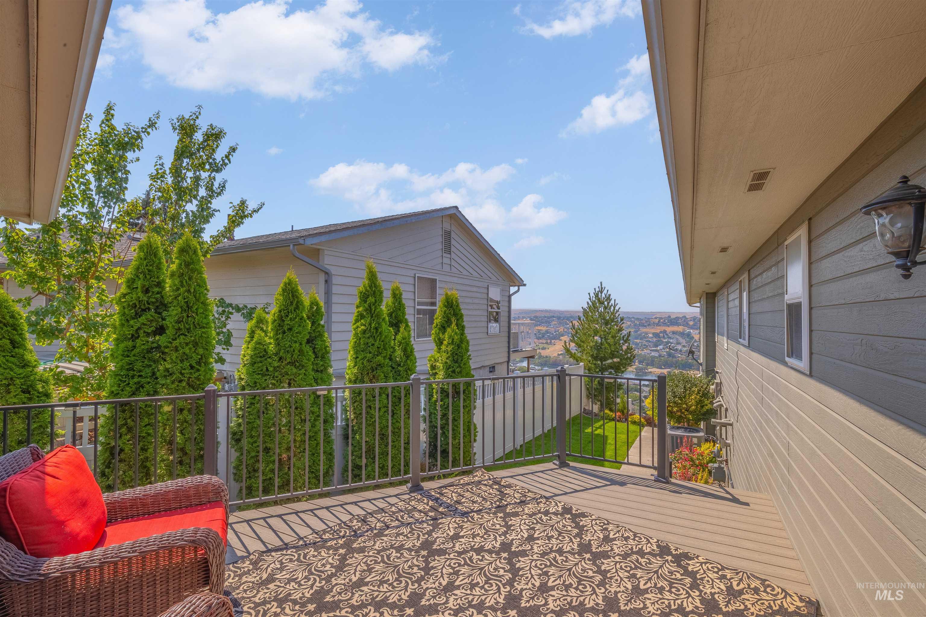 528 Crestline Circle Drive, Lewiston, Idaho 83501, 4 Bedrooms, 4 Bathrooms, Residential For Sale, Price $999,000, 98970917