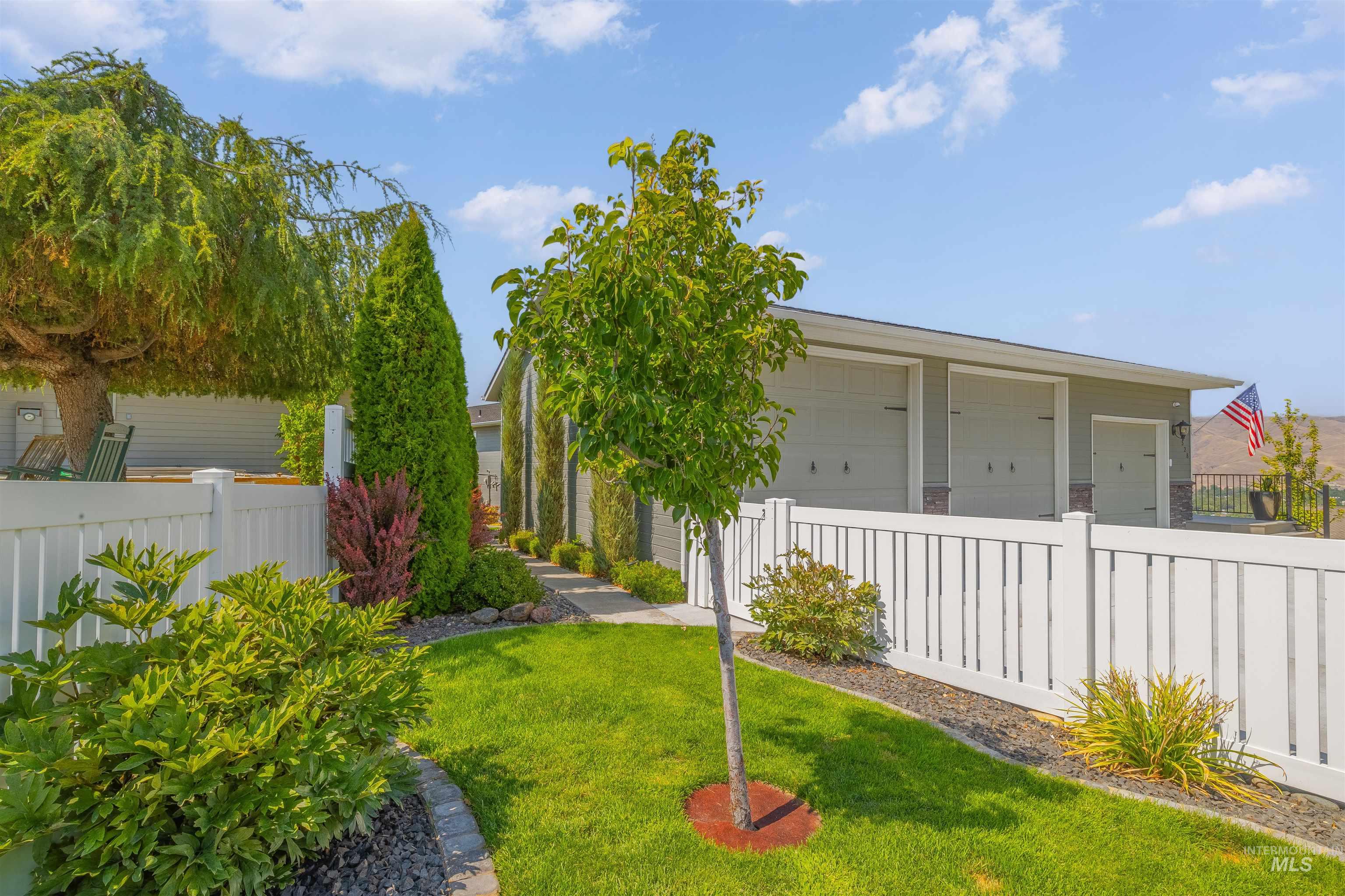 528 Crestline Circle Drive, Lewiston, Idaho 83501, 4 Bedrooms, 4 Bathrooms, Residential For Sale, Price $999,000, 98970917