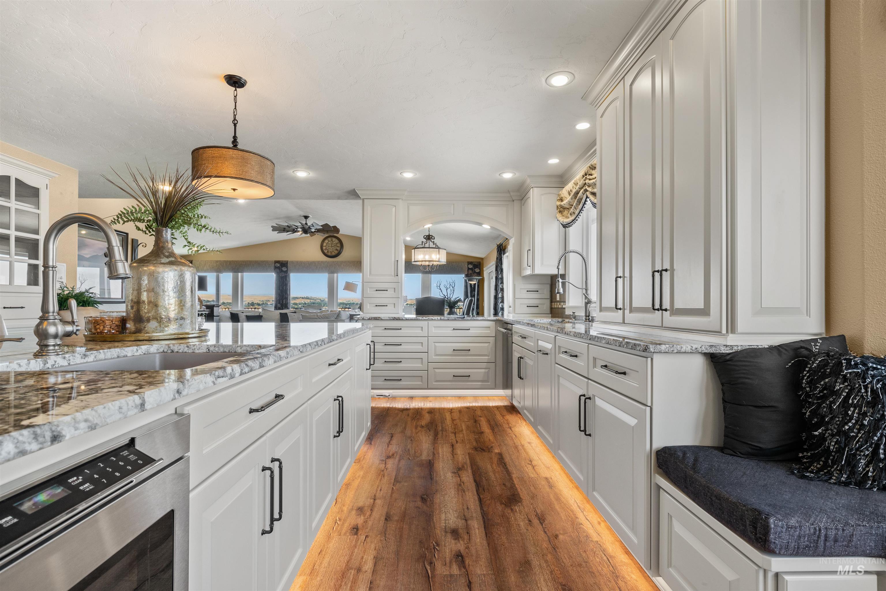 528 Crestline Circle Drive, Lewiston, Idaho 83501, 4 Bedrooms, 4 Bathrooms, Residential For Sale, Price $999,000, 98970917