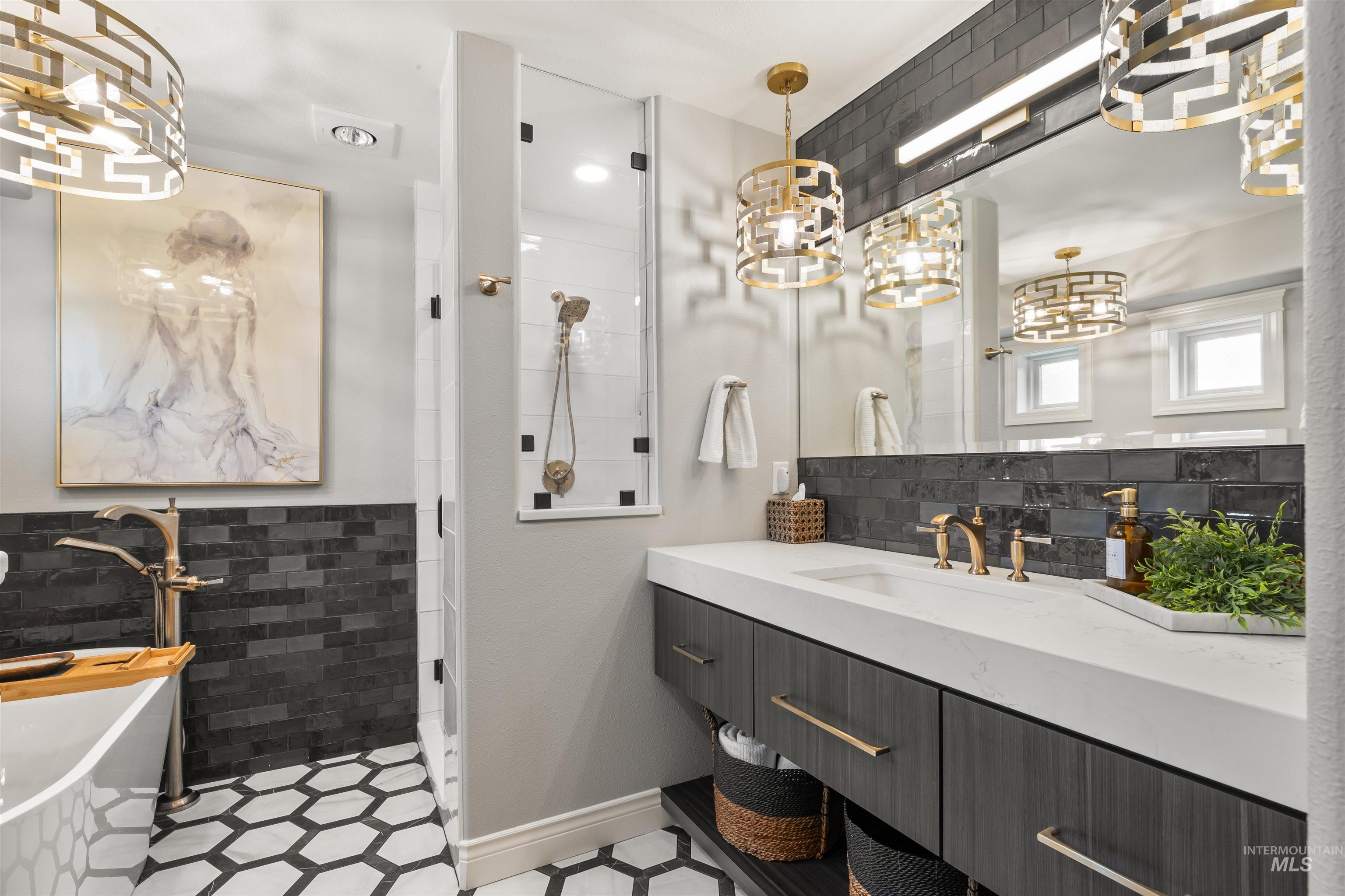 528 Crestline Circle Drive, Lewiston, Idaho 83501, 4 Bedrooms, 4 Bathrooms, Residential For Sale, Price $999,000, 98970917