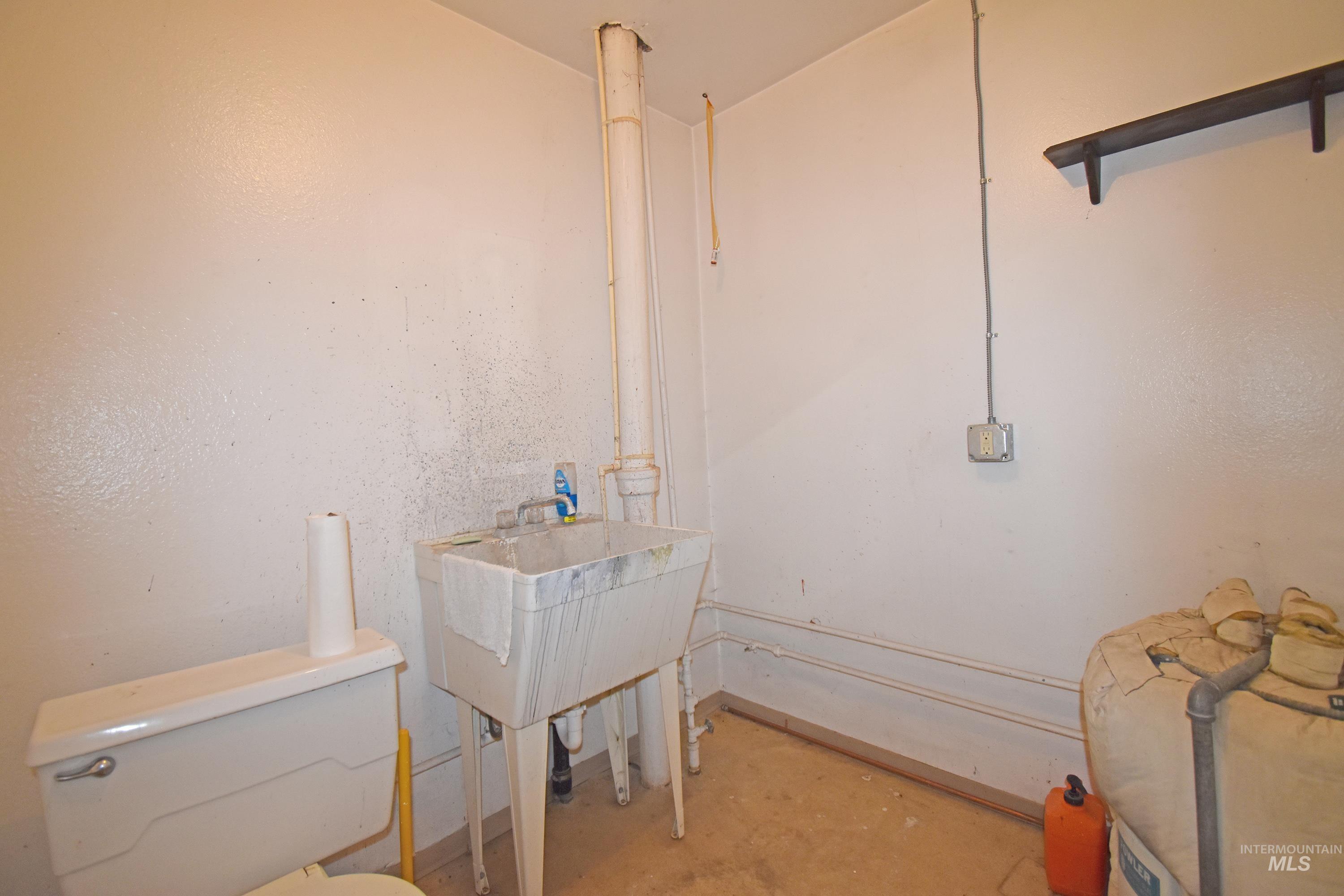 132 E Walnut Street, Genesee, Idaho 83832, 4 Bedrooms, 0.5 Bathroom, Residential For Sale, Price $270,000, 98970927