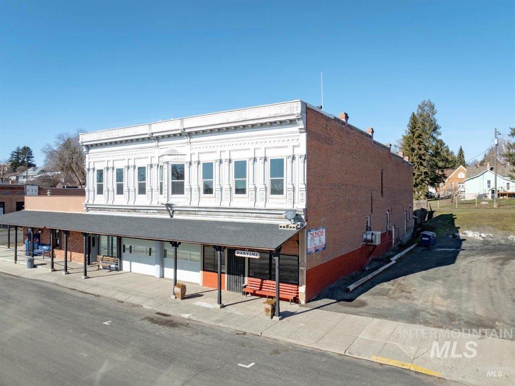 132 E Walnut Street, Genesee, Idaho 83832, 4 Bedrooms, 0.5 Bathroom, Residential For Sale, Price $270,000, 98970927