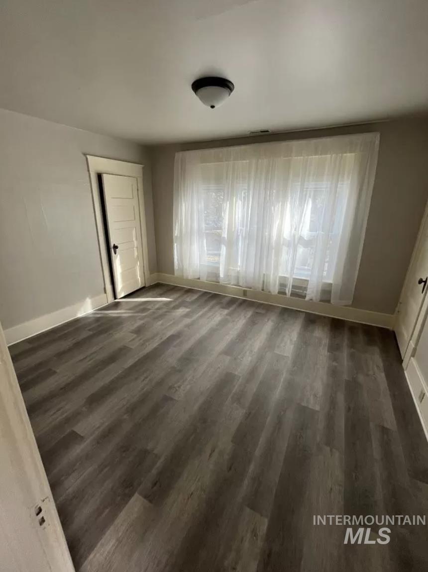 811 11th Ave S, Nampa, Idaho 83651, 4 Bedrooms, 2 Bathrooms, Residential Income For Sale, Price $379,900, 98970929