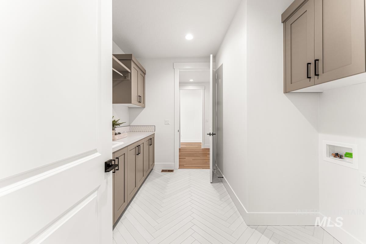 2489 E Tenzing Dr, Meridian, Idaho 83642, 4 Bedrooms, 3.5 Bathrooms, Residential For Sale, Price $774,900,MLS 98970937