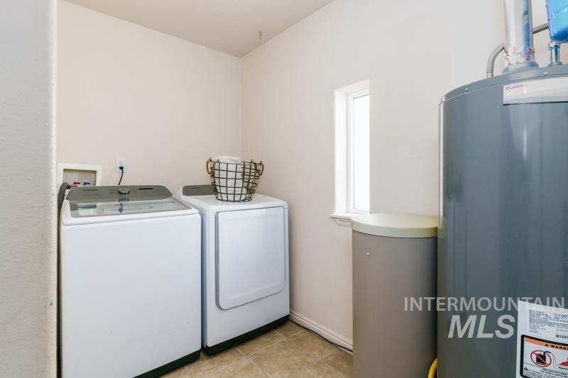 204 LaValle Strada, Pocatello, Idaho 83201, 3 Bedrooms, 2 Bathrooms, Residential Income For Sale, Price $265,000,MLS 98970941