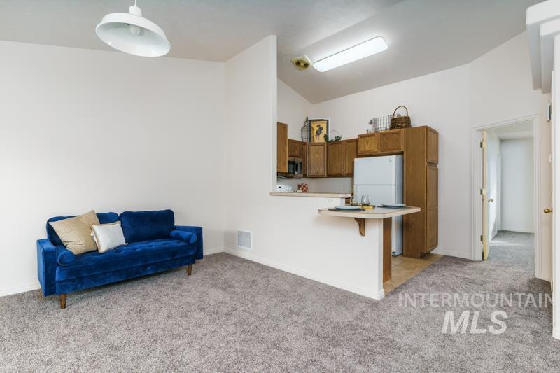 204 LaValle Strada, Pocatello, Idaho 83201, 3 Bedrooms, 2 Bathrooms, Residential Income For Sale, Price $265,000,MLS 98970941